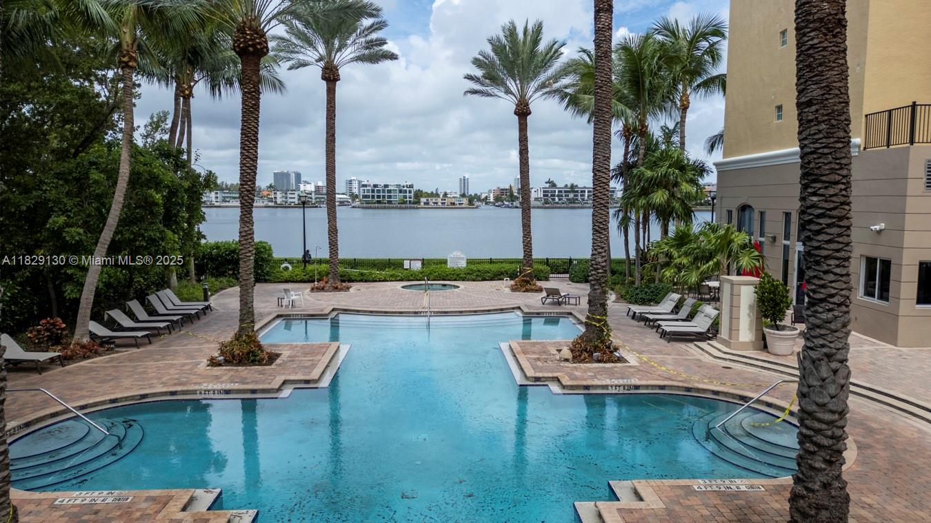 PORTO BELLAGIO CONDO - Residential