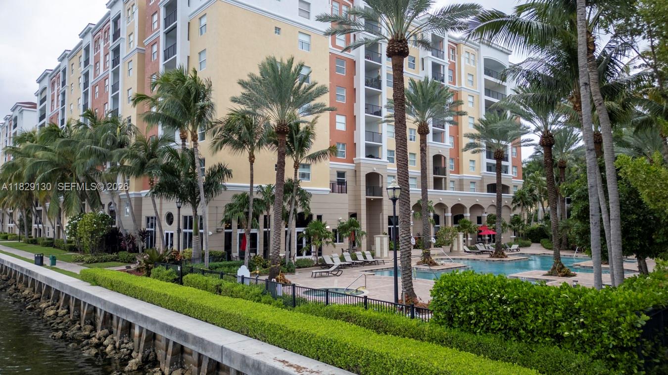 PORTO BELLAGIO CONDO - Residential