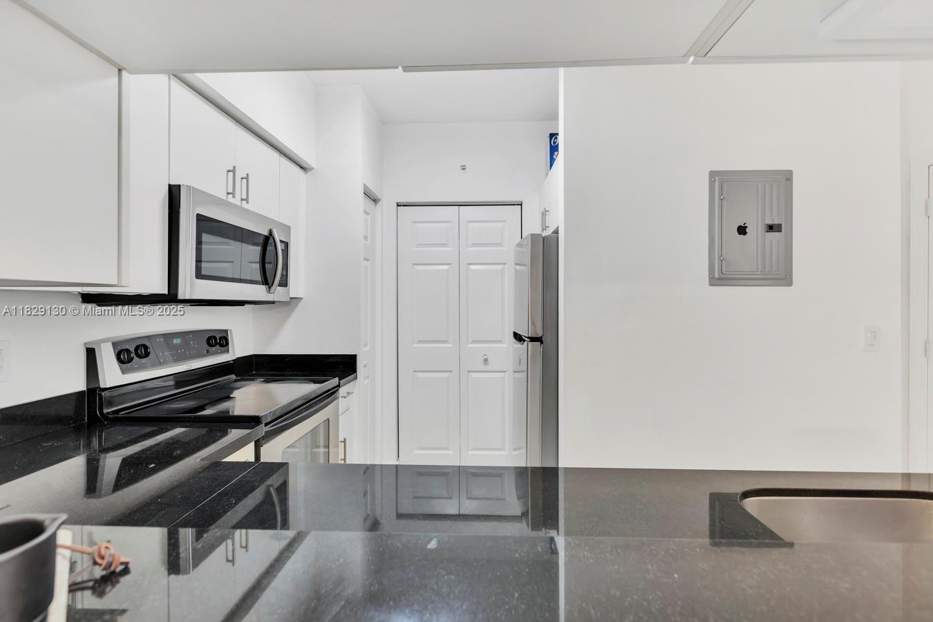 PORTO BELLAGIO CONDO - Residential