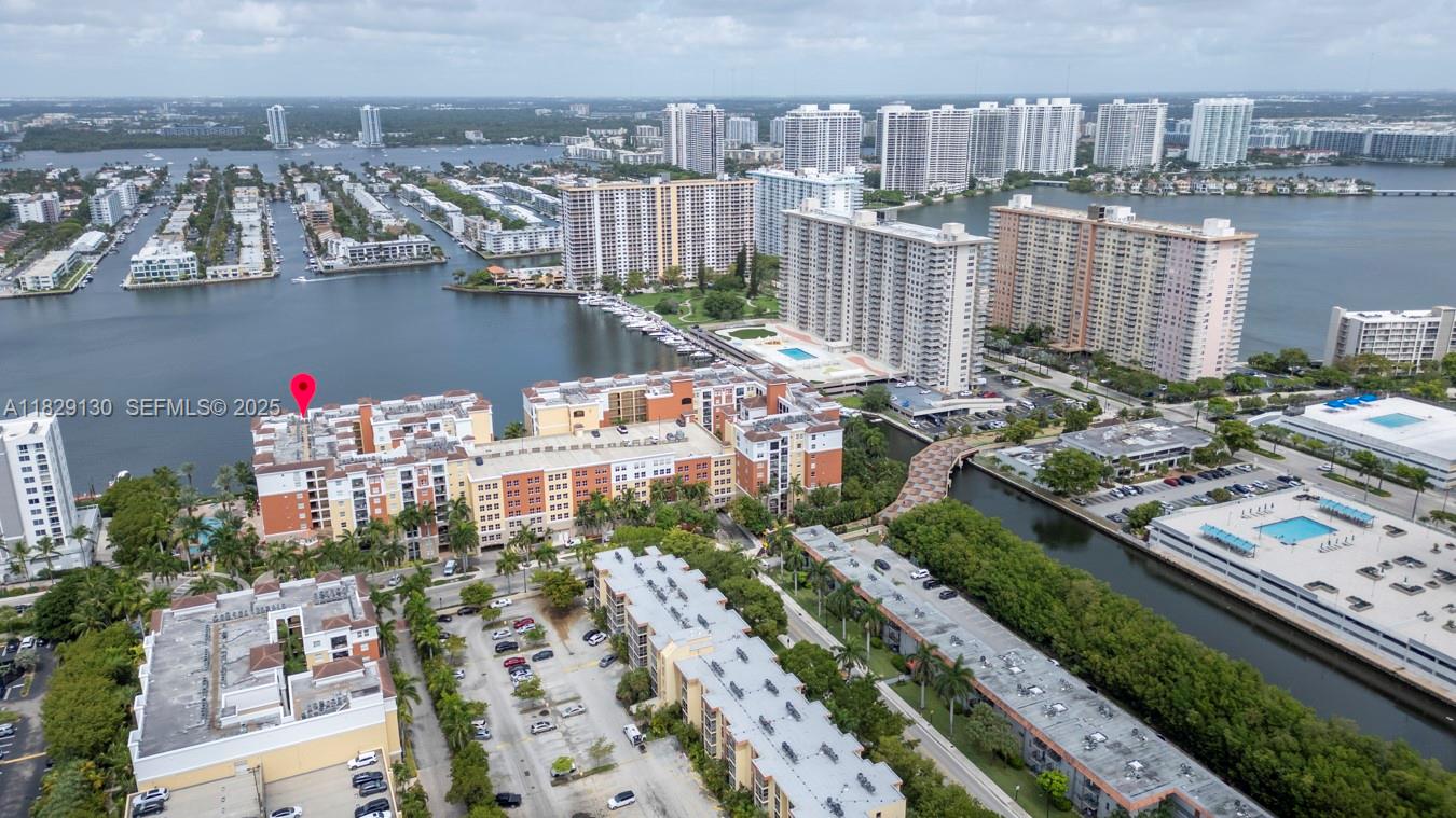 PORTO BELLAGIO CONDO - Residential