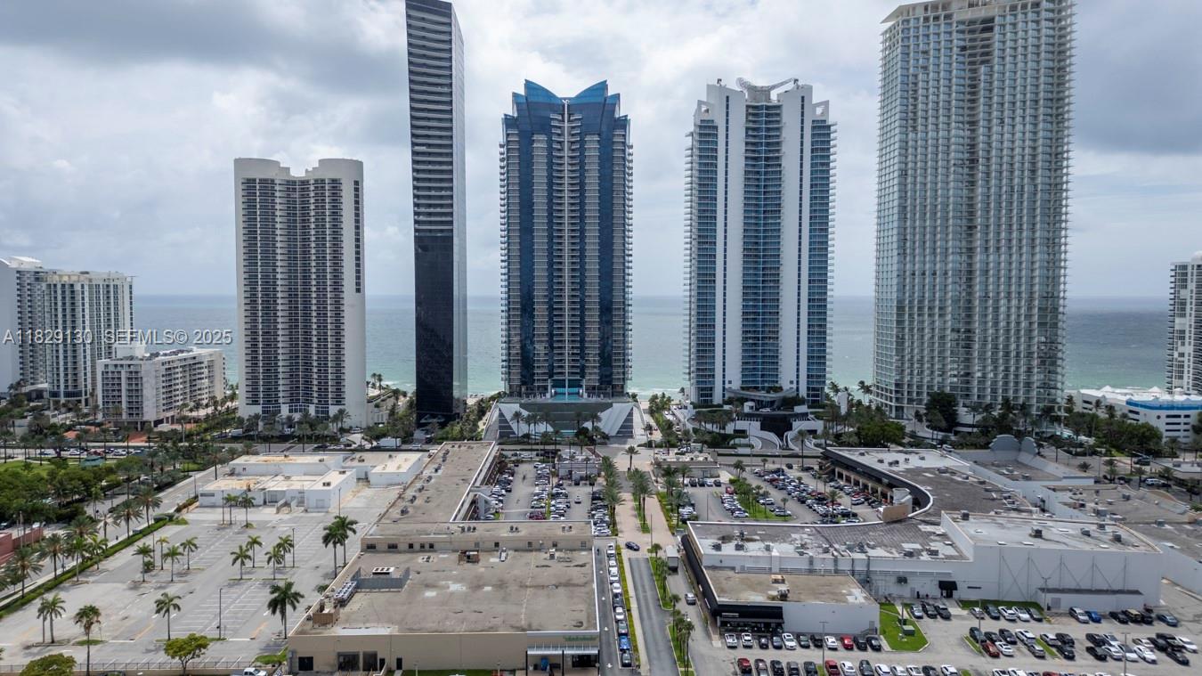 PORTO BELLAGIO CONDO - Residential