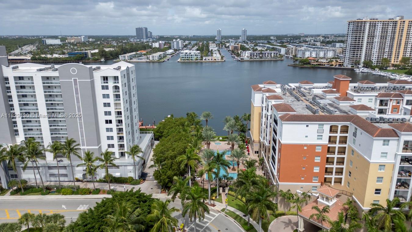 PORTO BELLAGIO CONDO - Residential