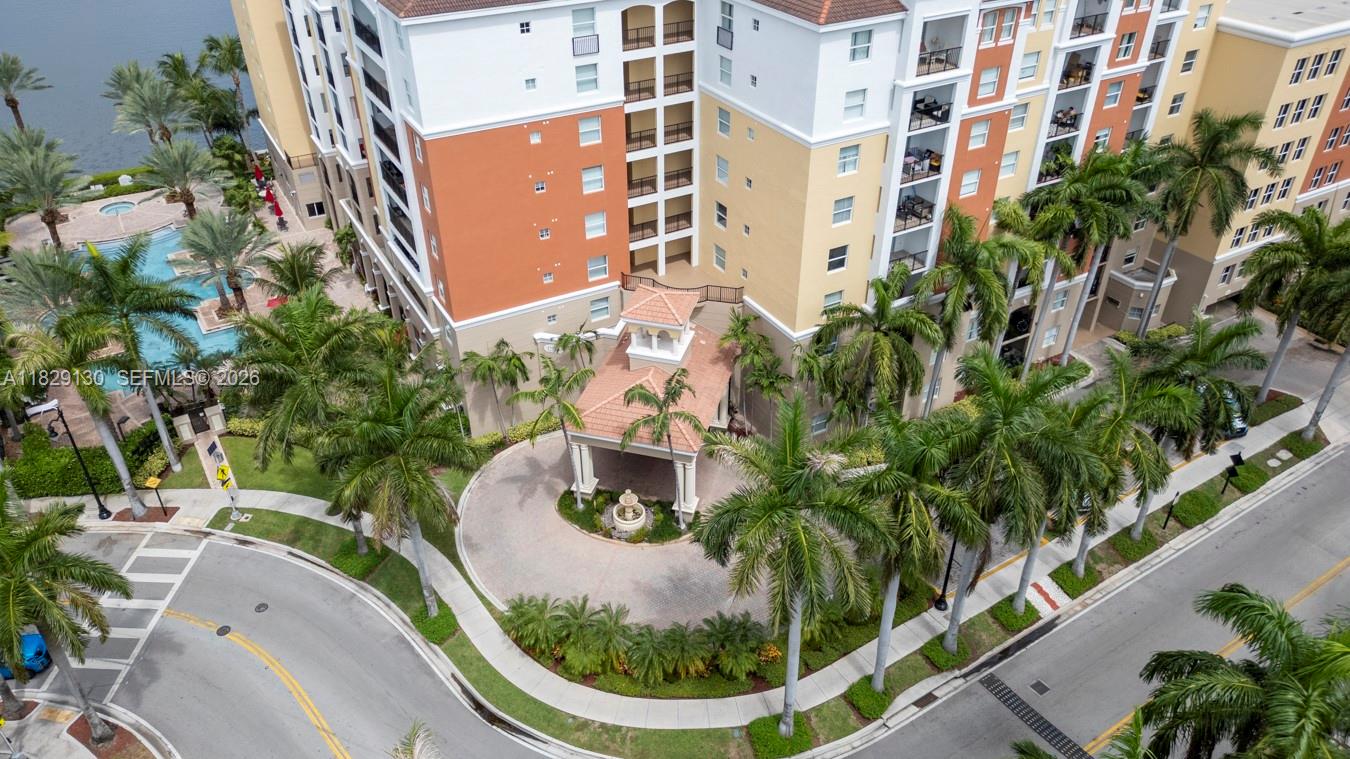 PORTO BELLAGIO CONDO - Residential