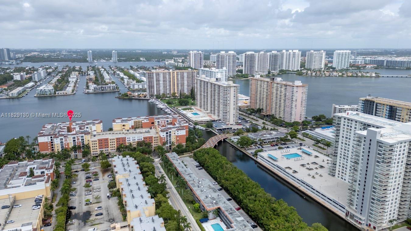 PORTO BELLAGIO CONDO - Residential