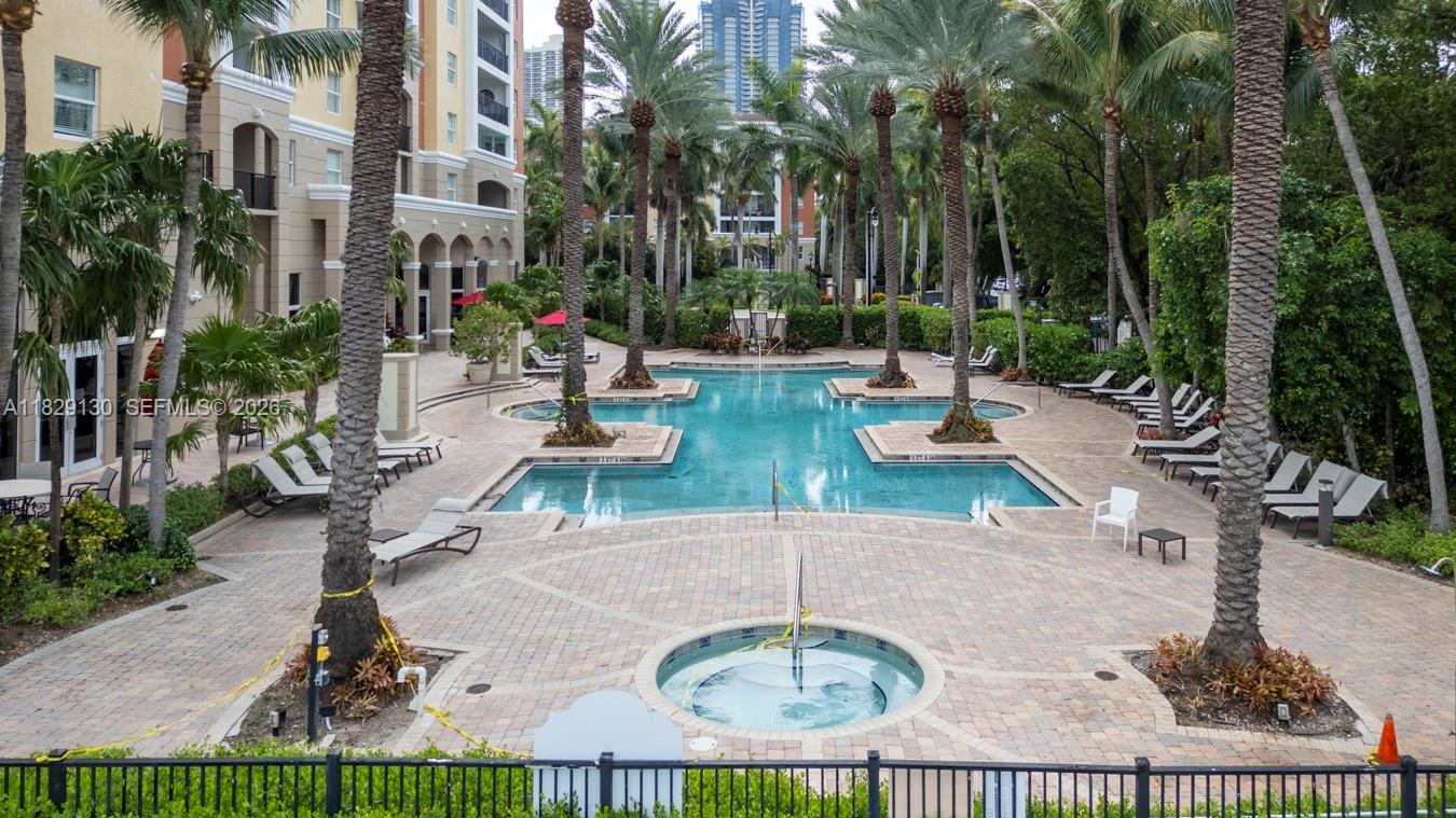 PORTO BELLAGIO CONDO - Residential