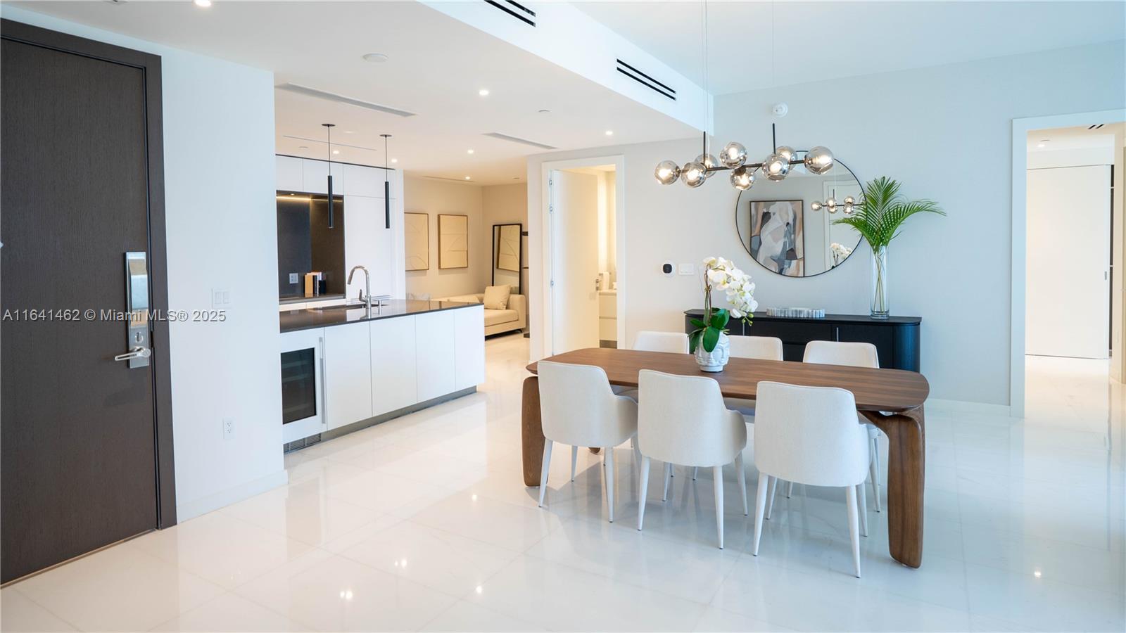 ASTON MARTIN RESIDENCES - Residential