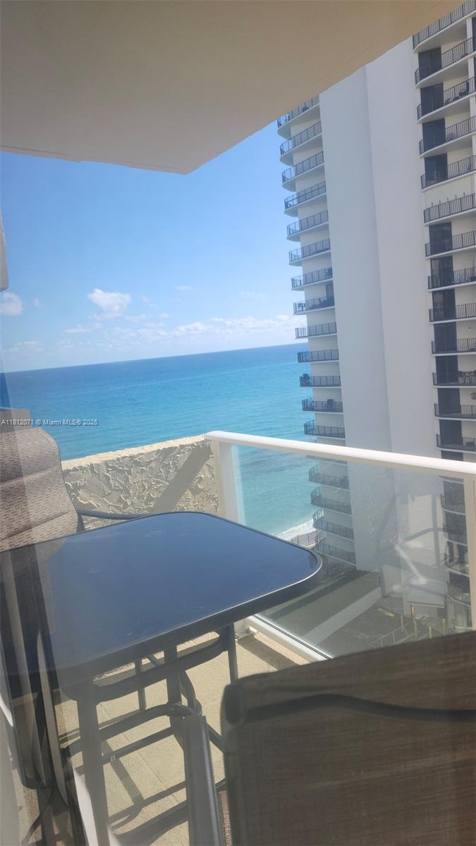 AQUARIUS CONDO - Residential Lease