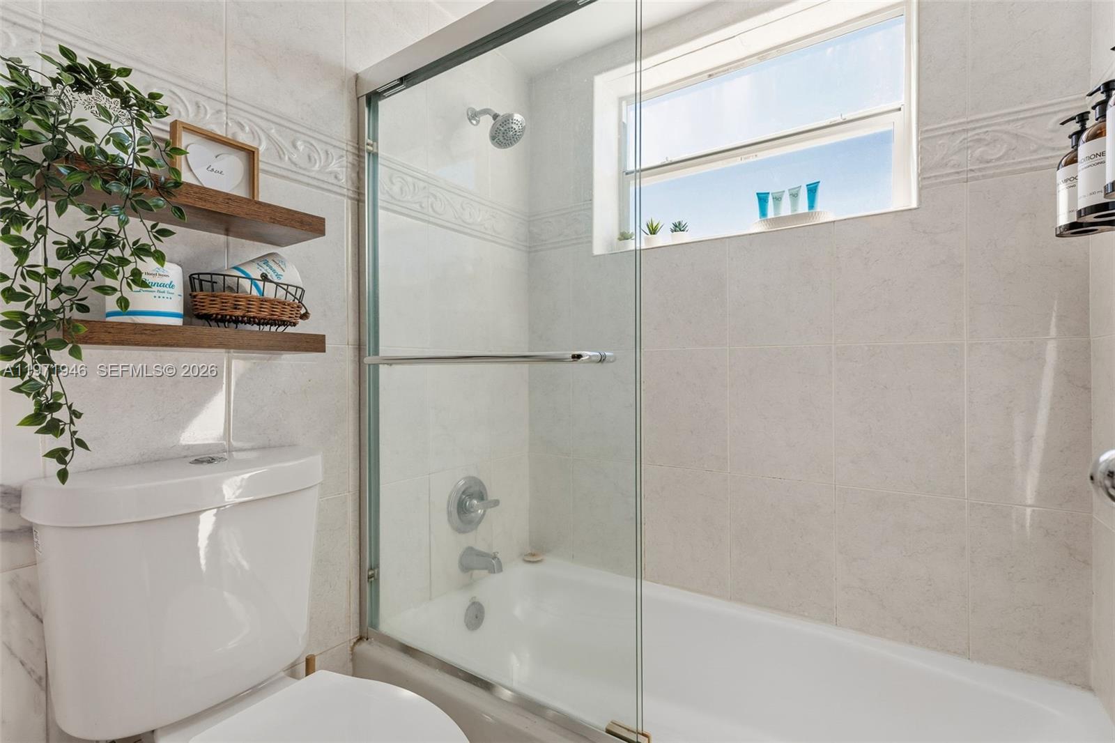 BAYSHORE YACHT & TENNIS C - Residential