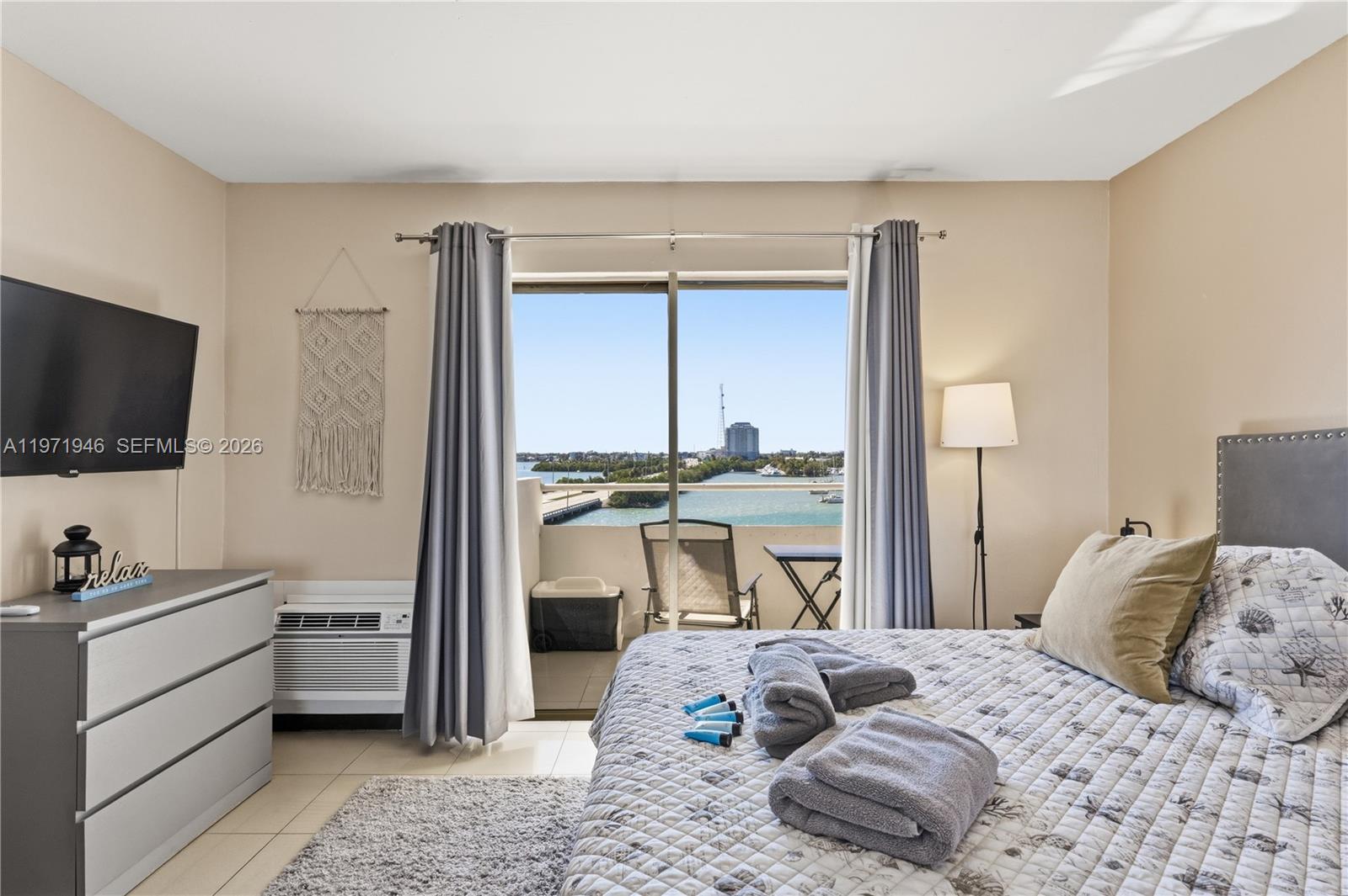 BAYSHORE YACHT & TENNIS C - Residential