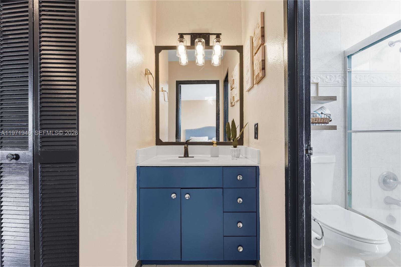 BAYSHORE YACHT & TENNIS C - Residential