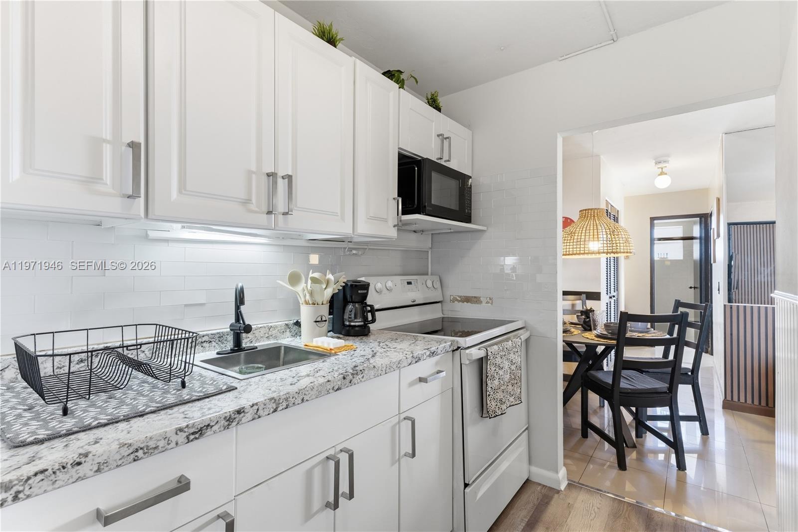 BAYSHORE YACHT & TENNIS C - Residential