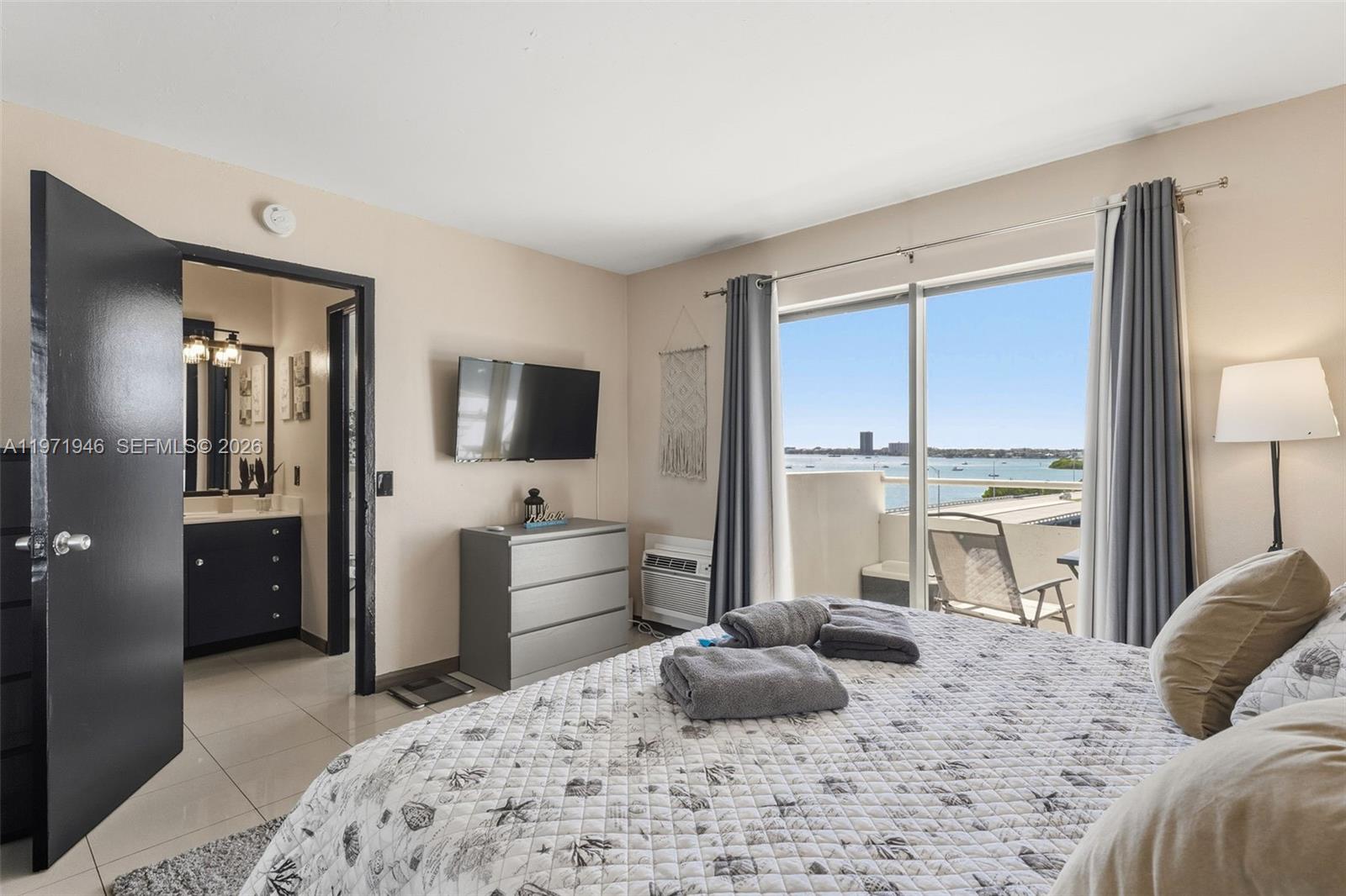 BAYSHORE YACHT & TENNIS C - Residential