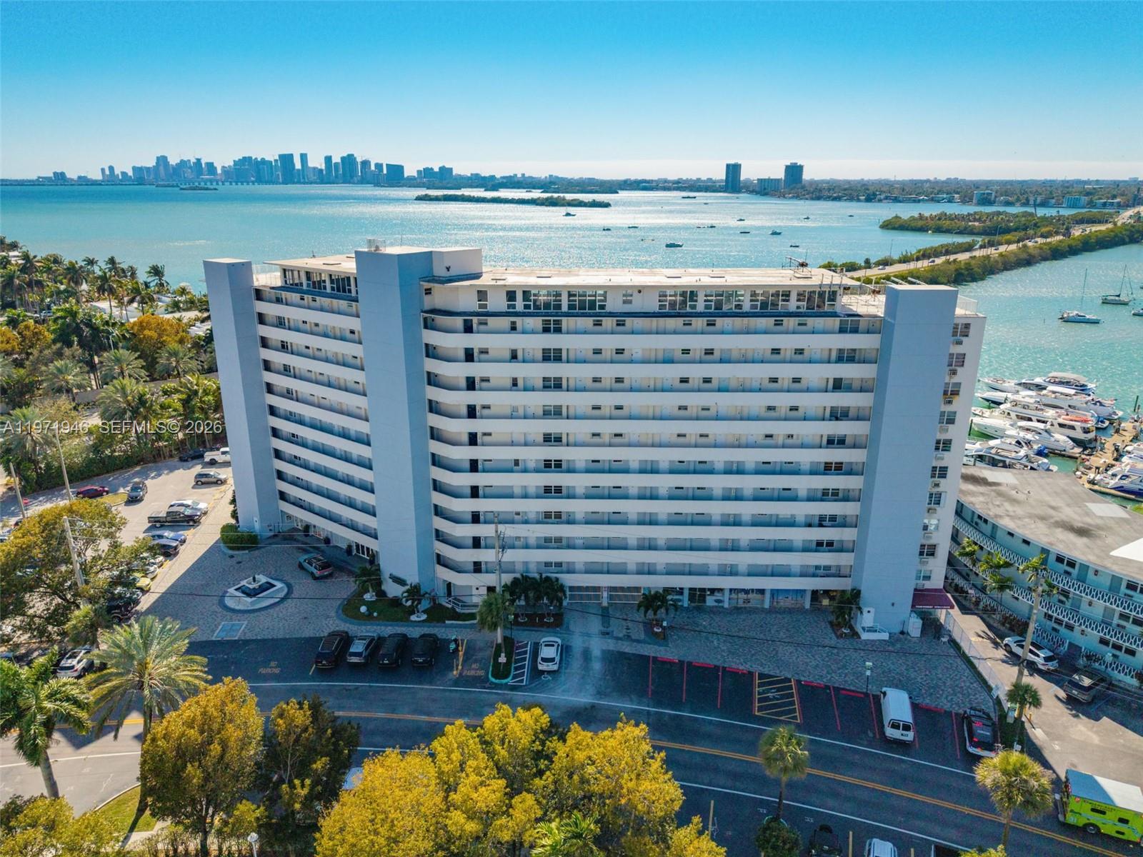 BAYSHORE YACHT & TENNIS C - Residential