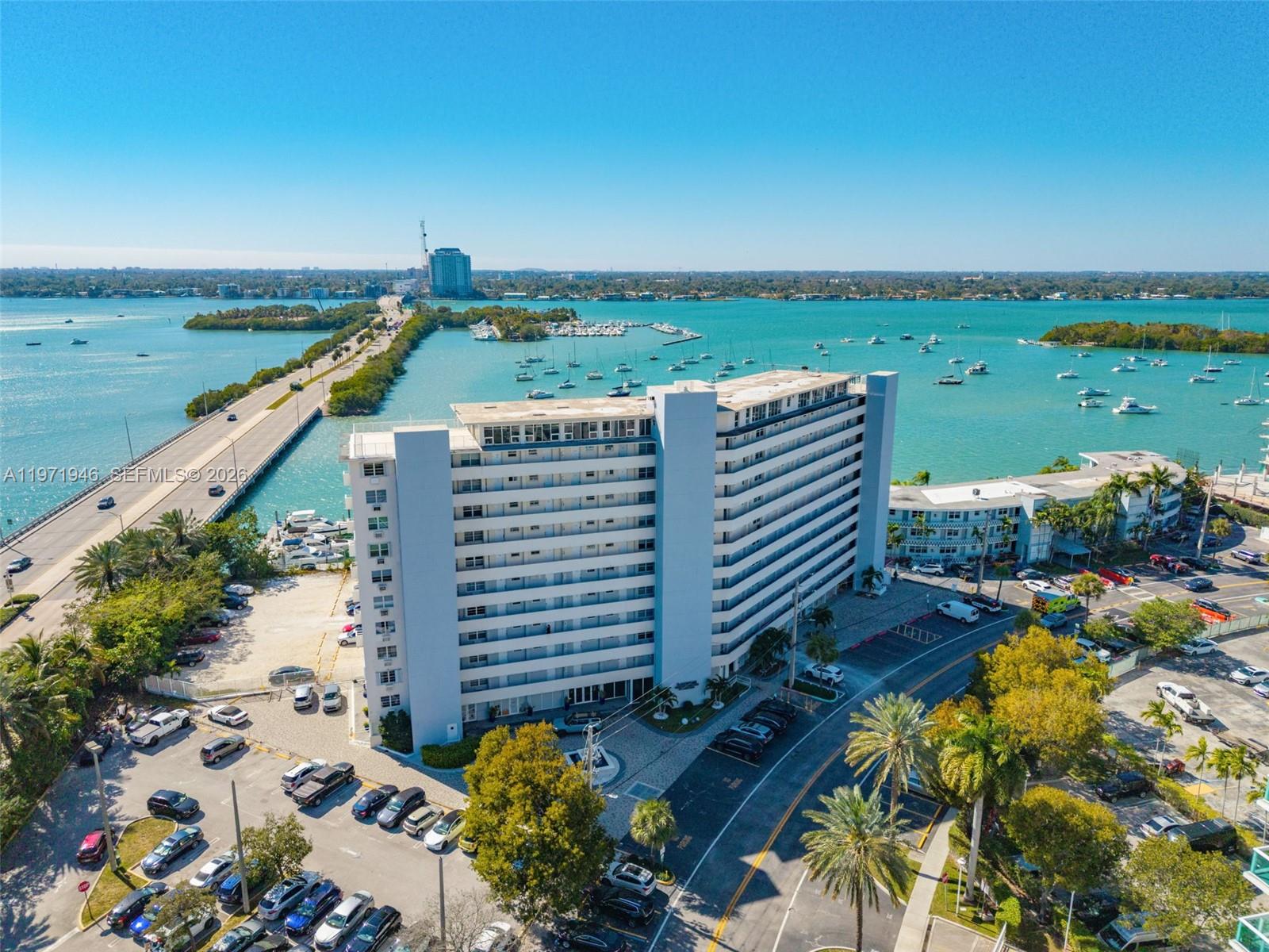 BAYSHORE YACHT & TENNIS C - Residential