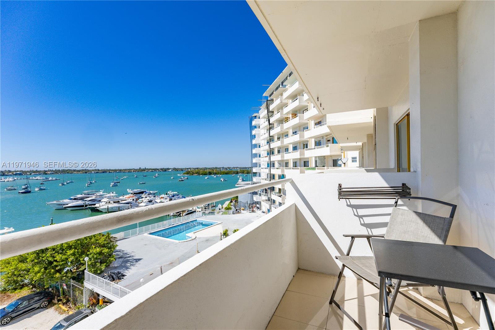 BAYSHORE YACHT & TENNIS C - Residential