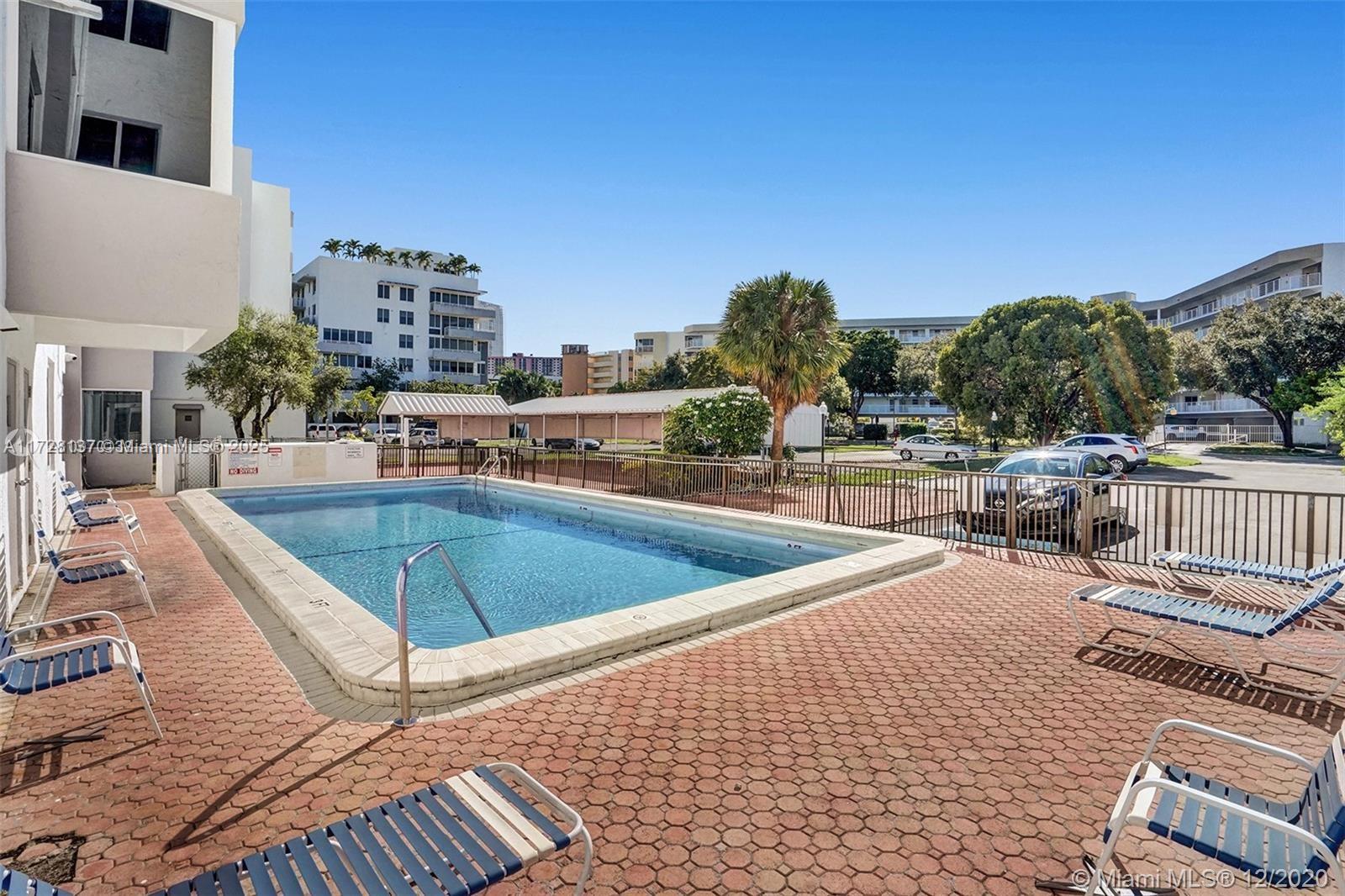 CARIBBEAN BREEZE CONDO - Residential