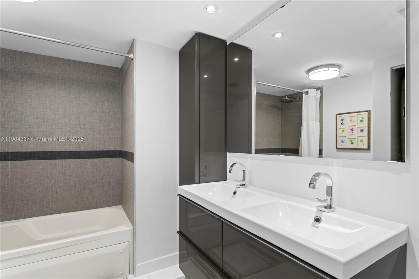 1000 ISL BLVD WILLIAMS IS - Residential