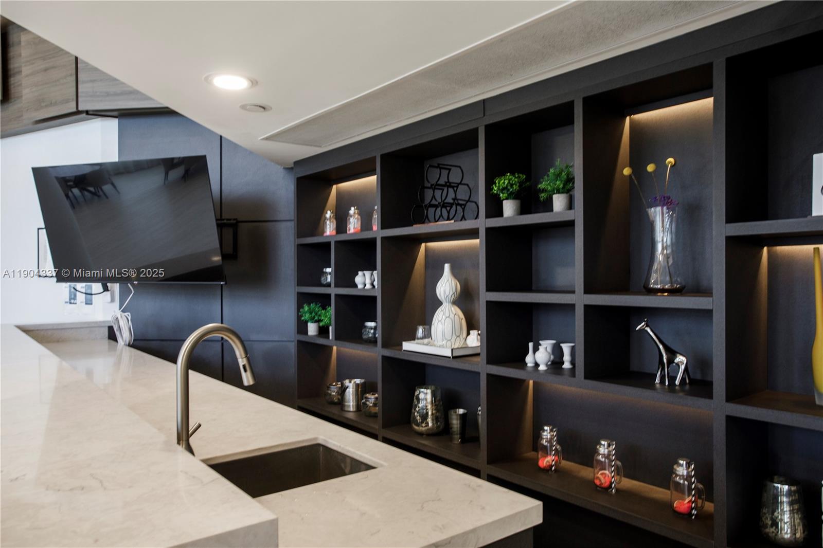 1000 ISL BLVD WILLIAMS IS - Residential