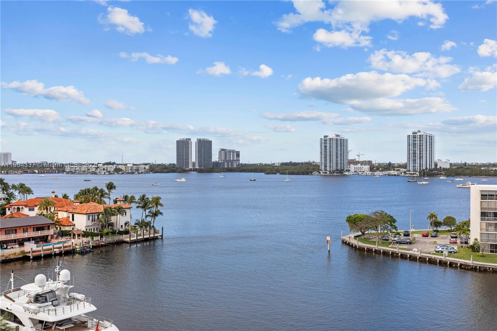 1000 ISL BLVD WILLIAMS IS - Residential