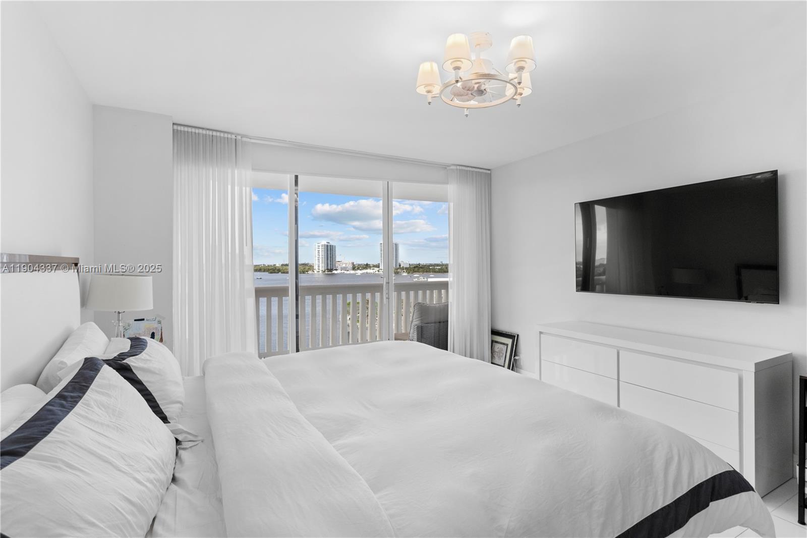 1000 ISL BLVD WILLIAMS IS - Residential