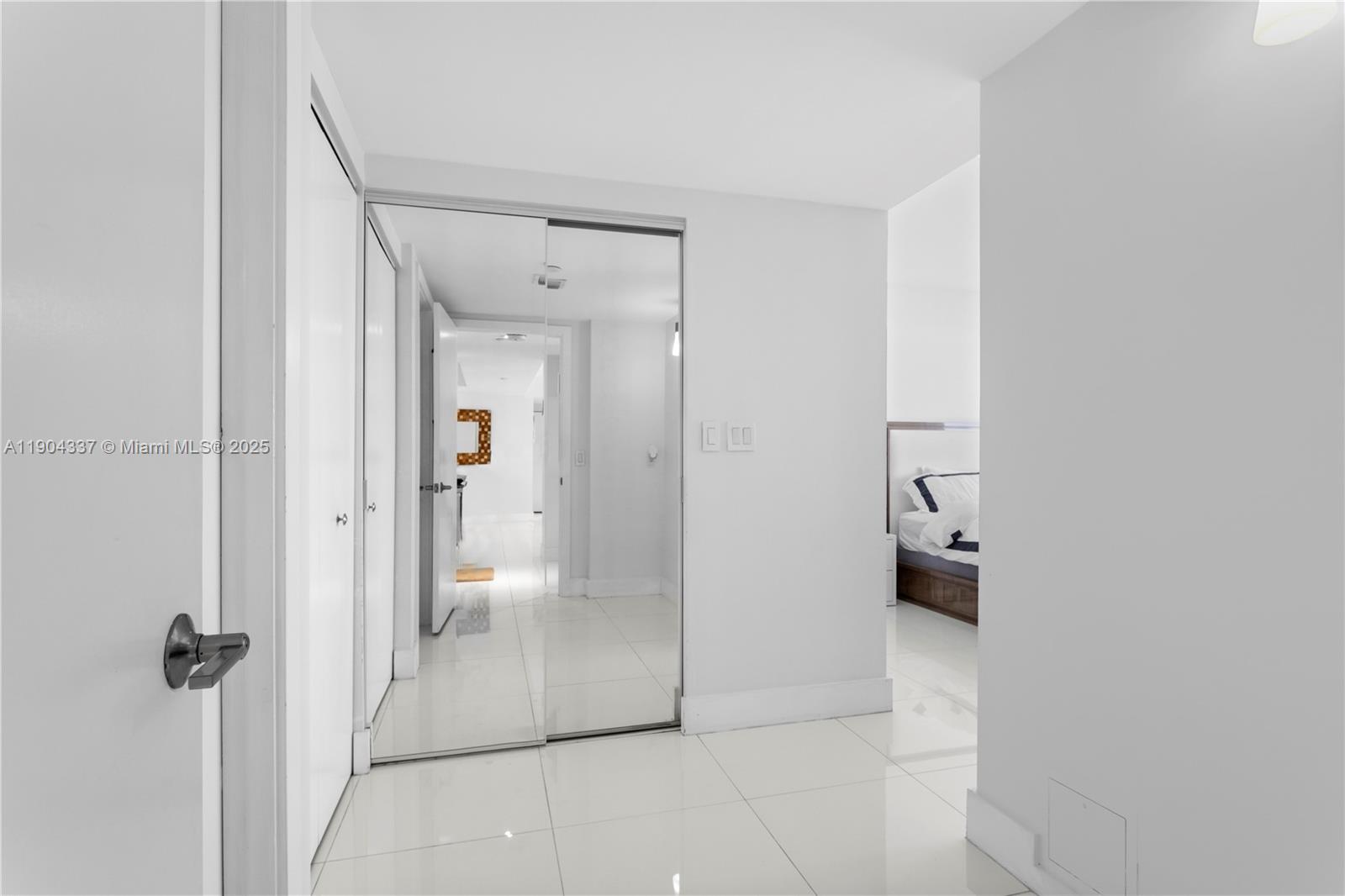 1000 ISL BLVD WILLIAMS IS - Residential