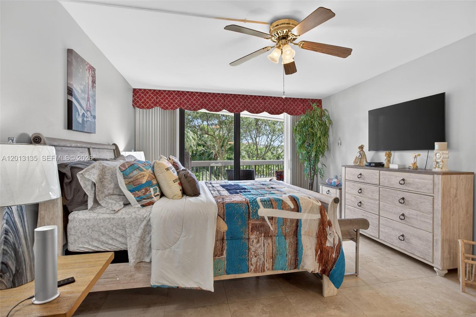 VOYAGER CONDO - Residential