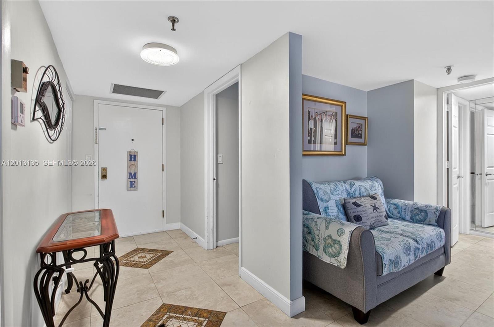 VOYAGER CONDO - Residential