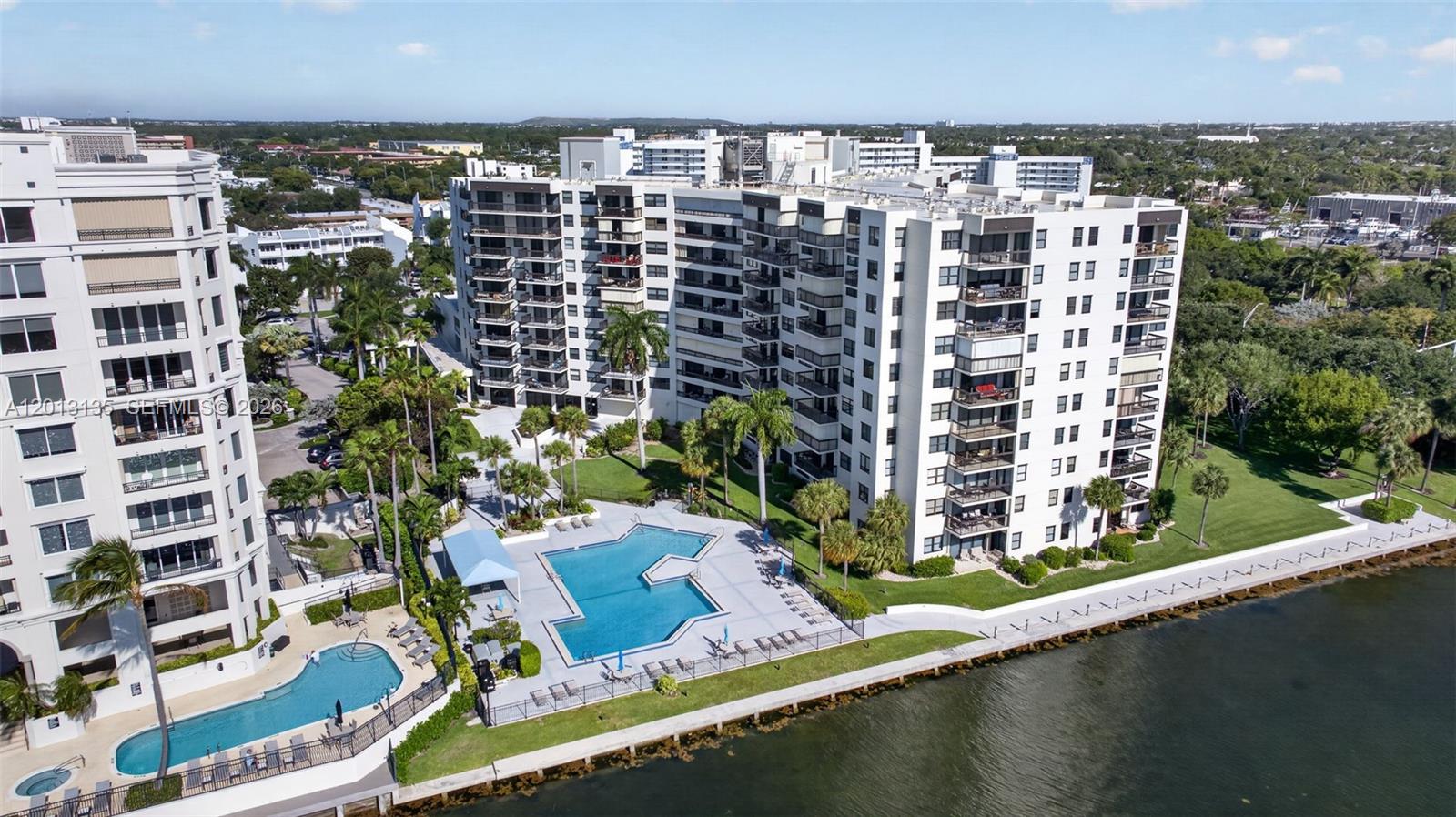 VOYAGER CONDO - Residential