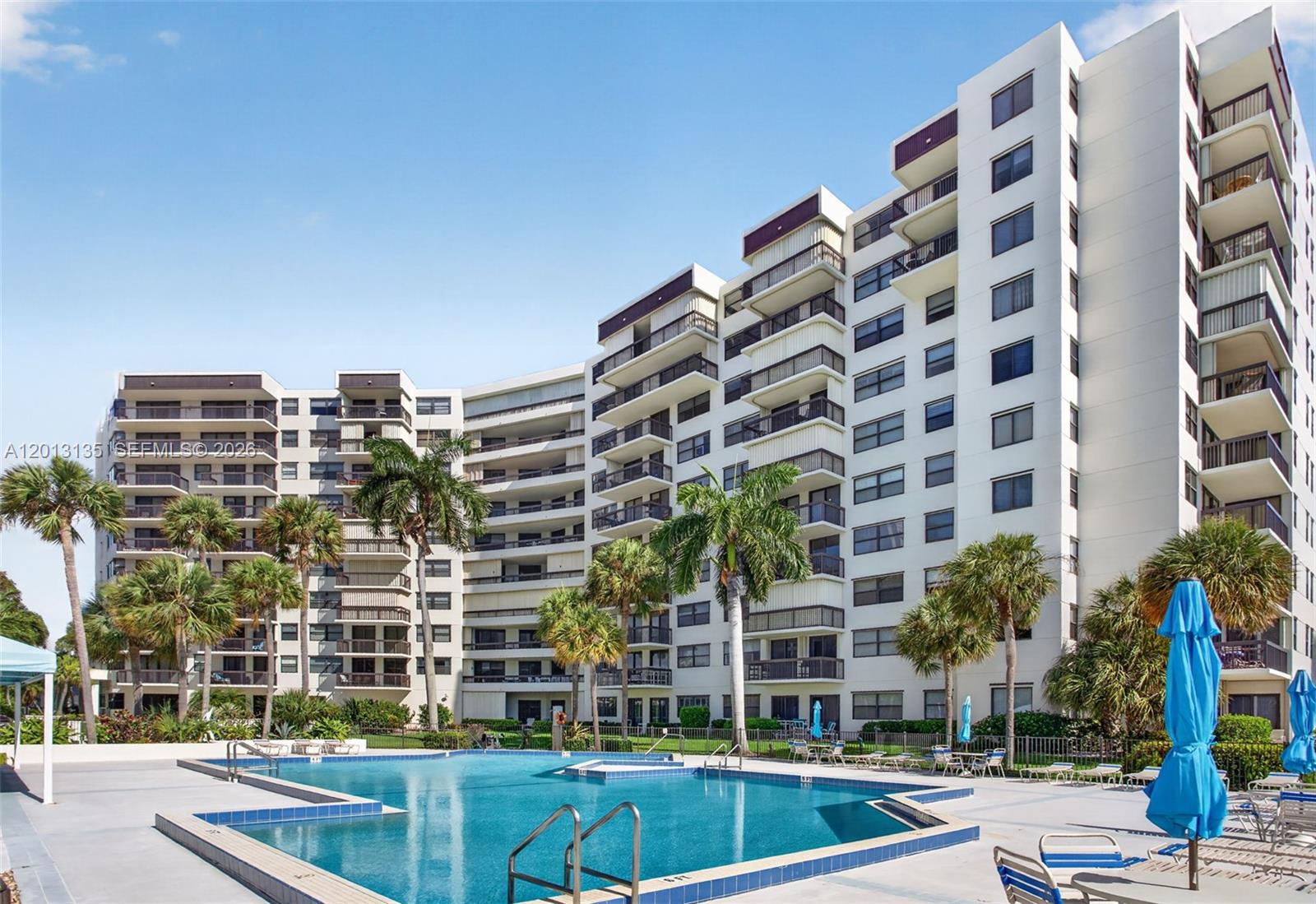 VOYAGER CONDO - Residential