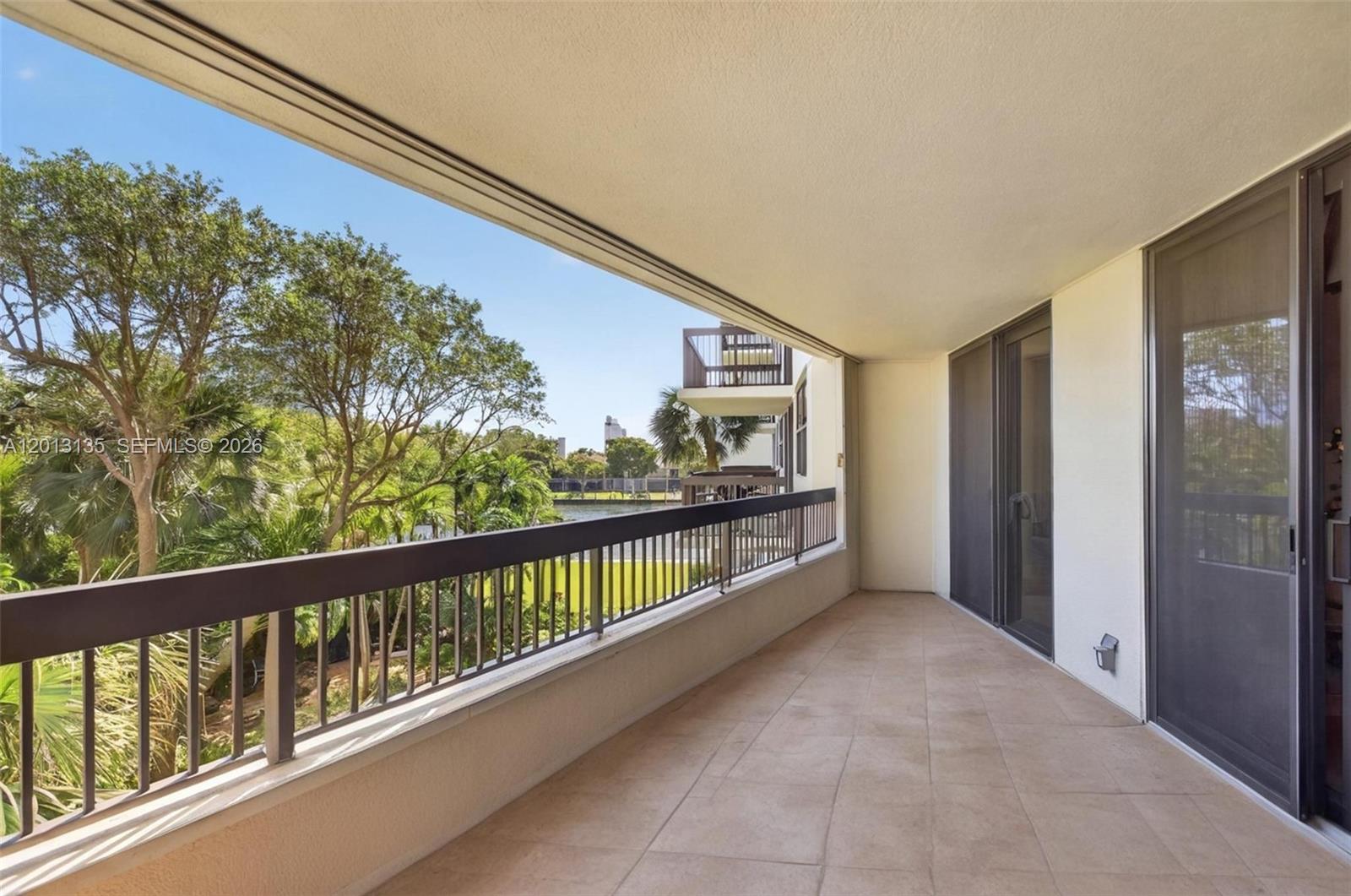 VOYAGER CONDO - Residential
