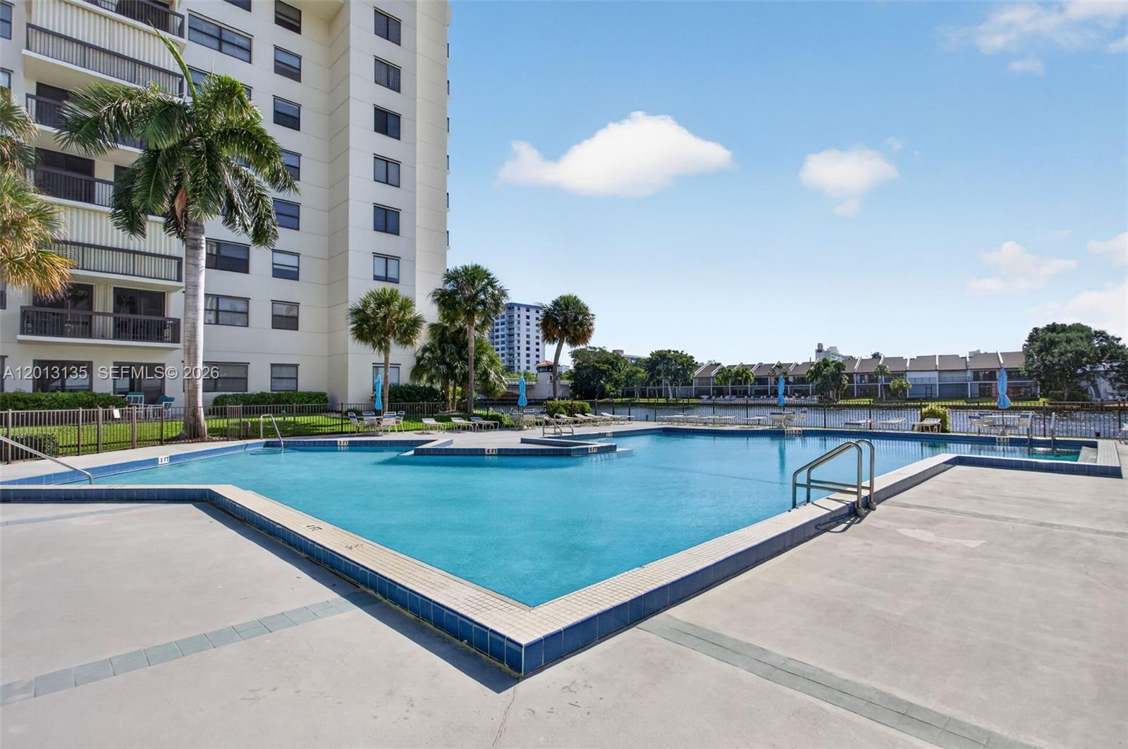 VOYAGER CONDO - Residential
