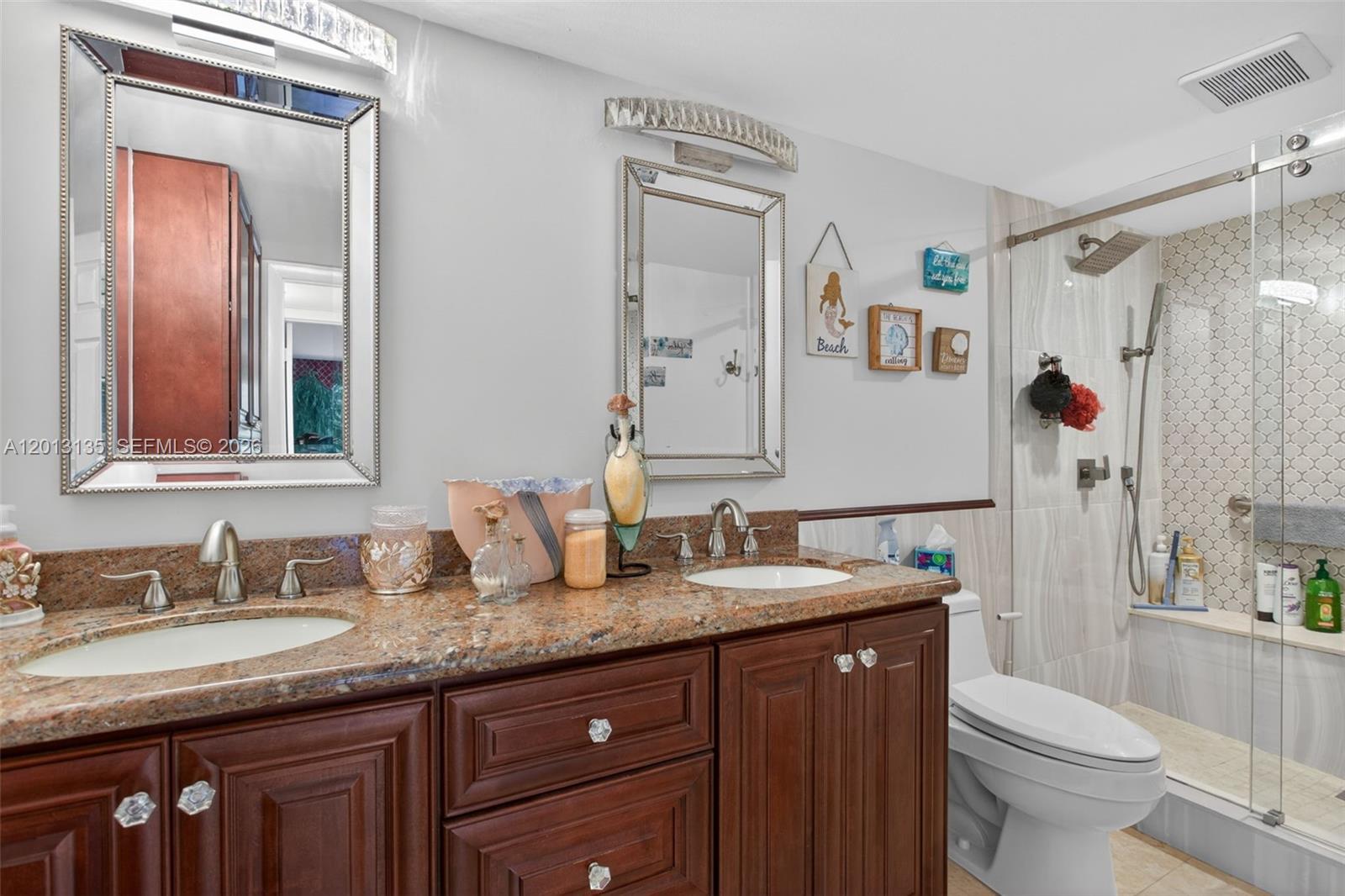 VOYAGER CONDO - Residential