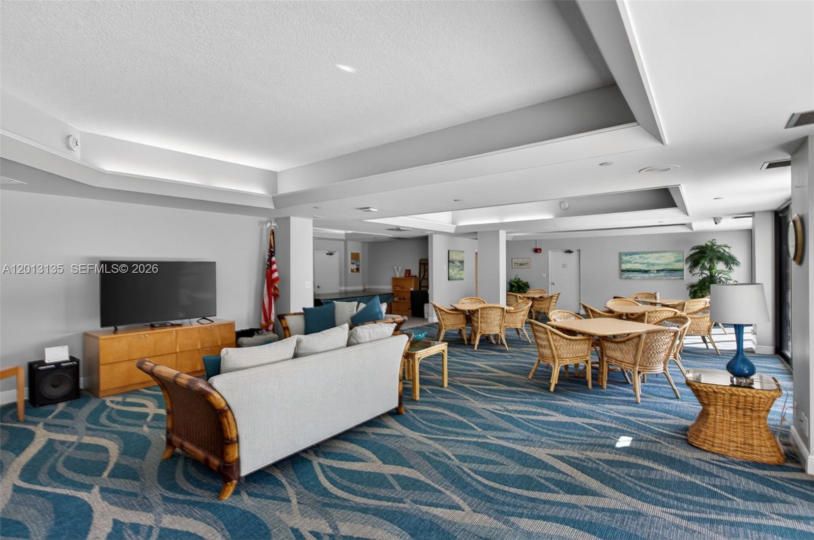 VOYAGER CONDO - Residential