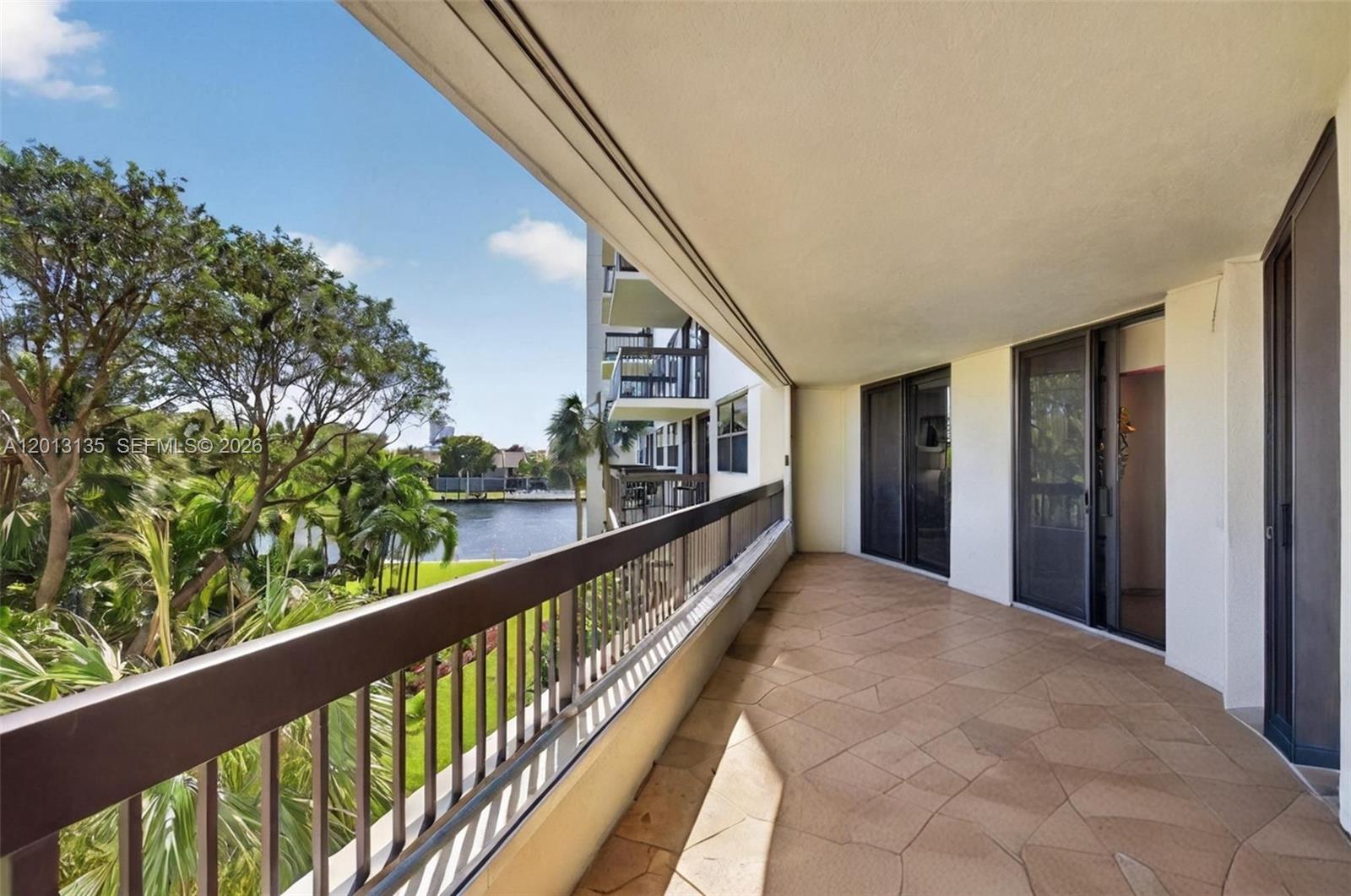 VOYAGER CONDO - Residential
