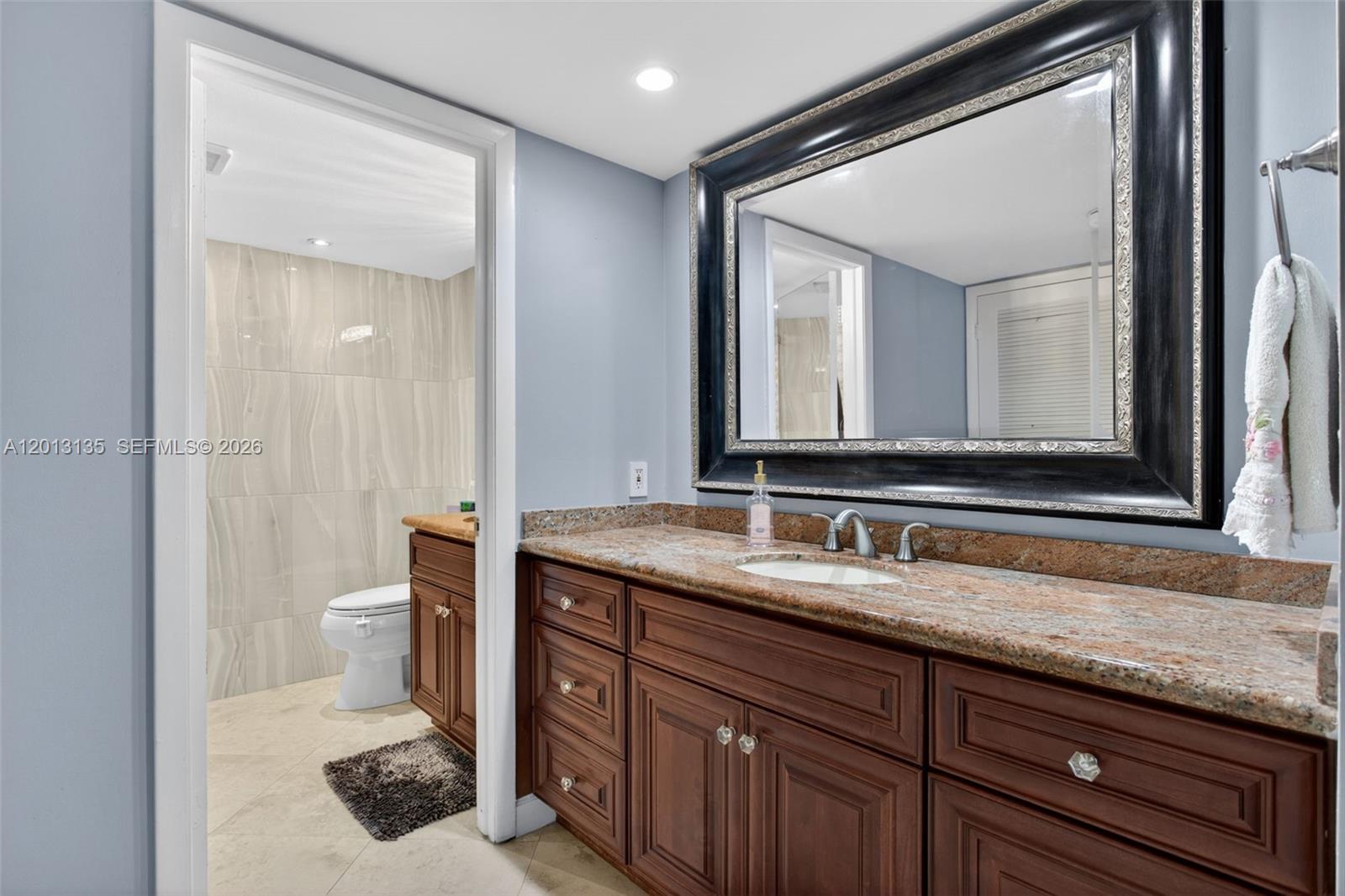 VOYAGER CONDO - Residential