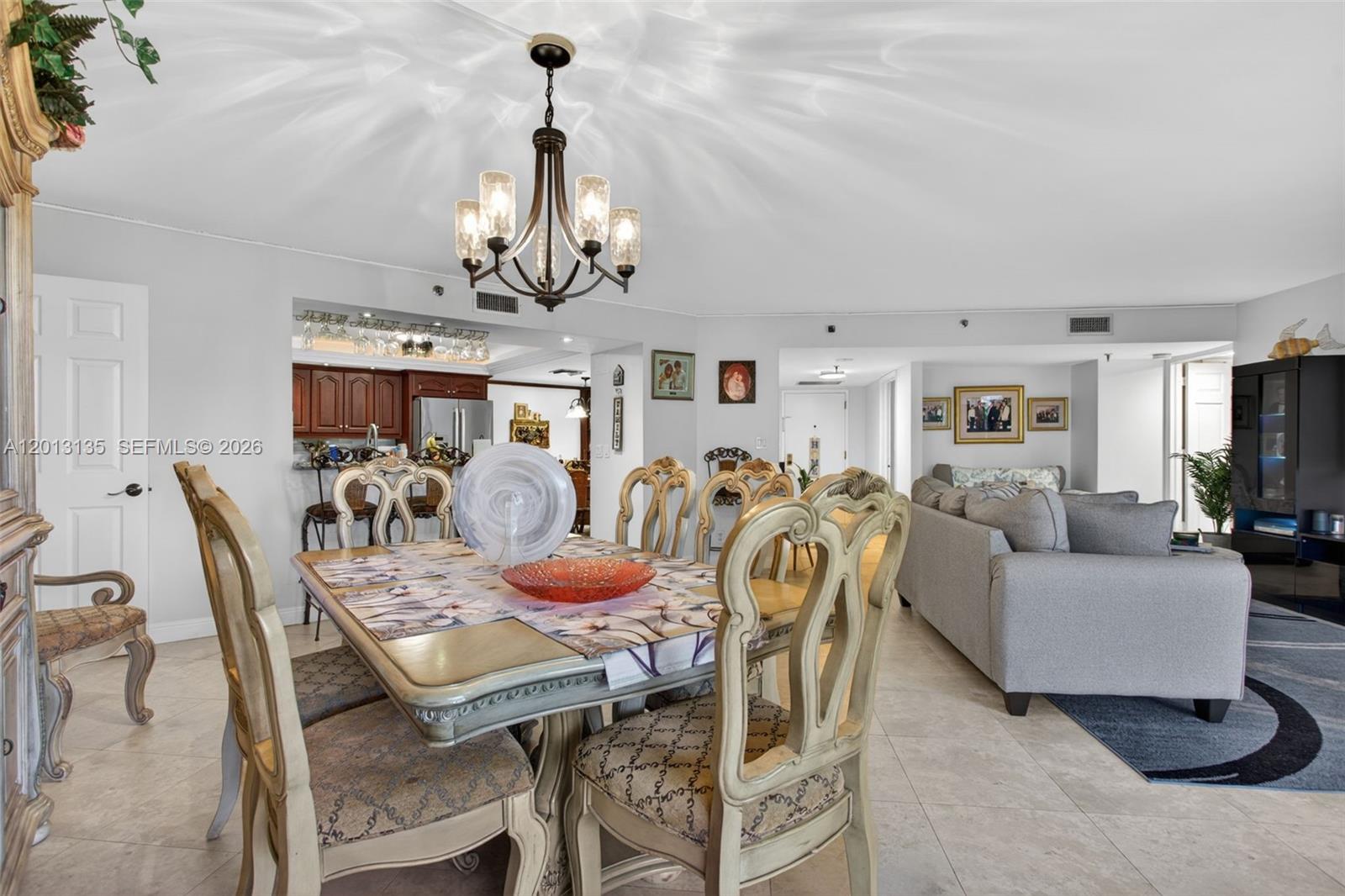 VOYAGER CONDO - Residential
