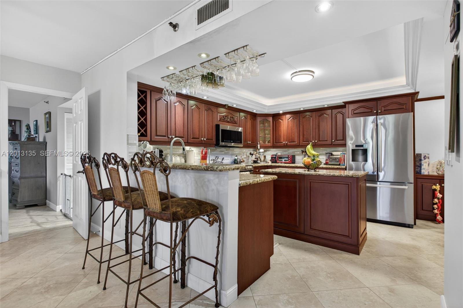VOYAGER CONDO - Residential