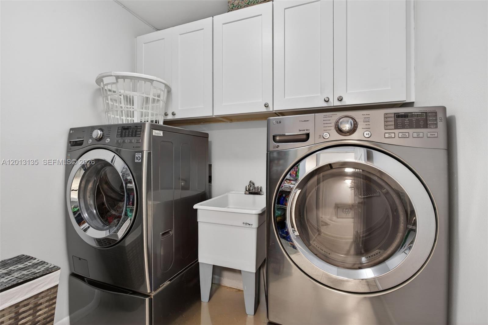 VOYAGER CONDO - Residential