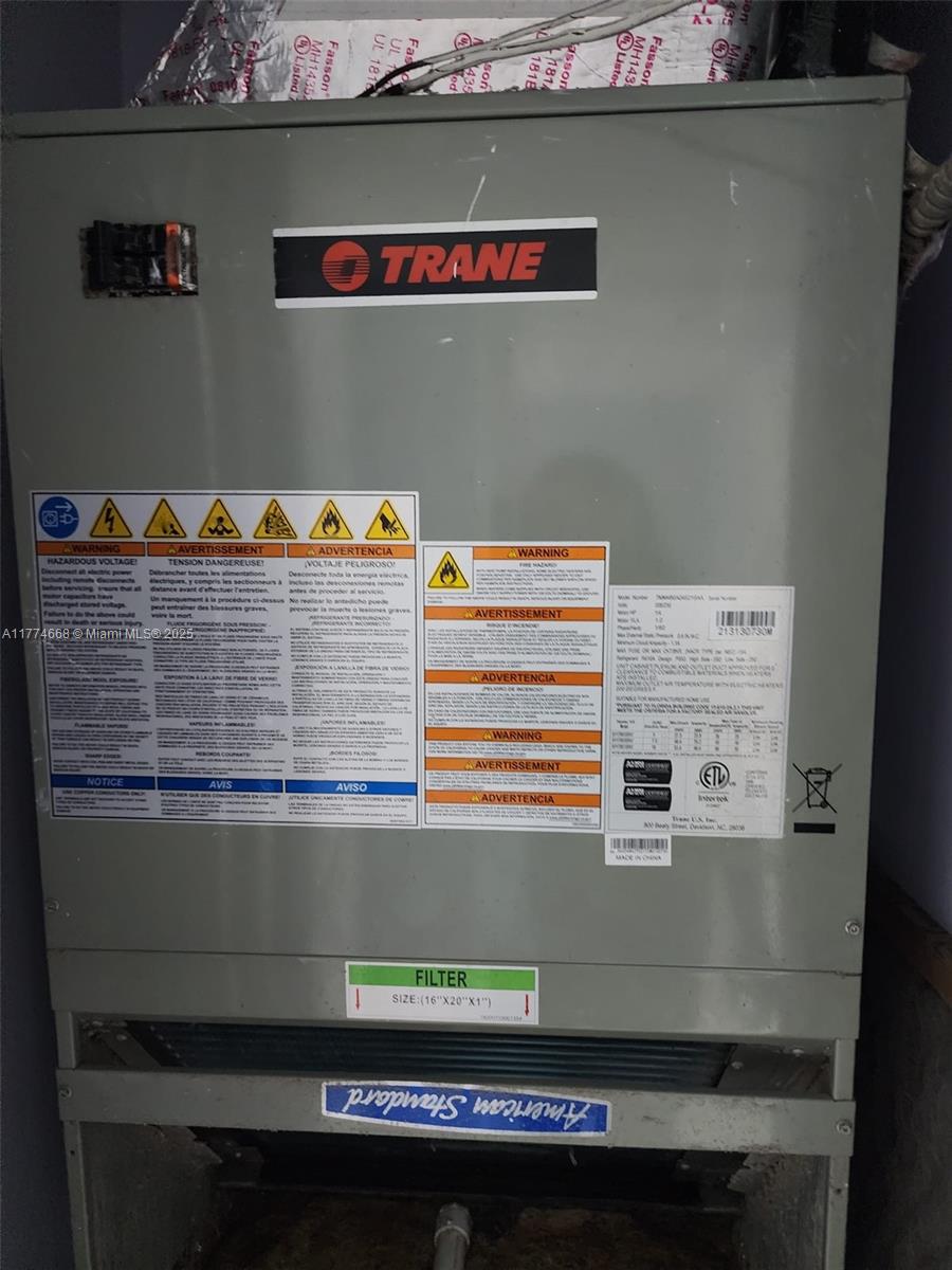 NARANJA LAKES CONDO NO 5 - Residential