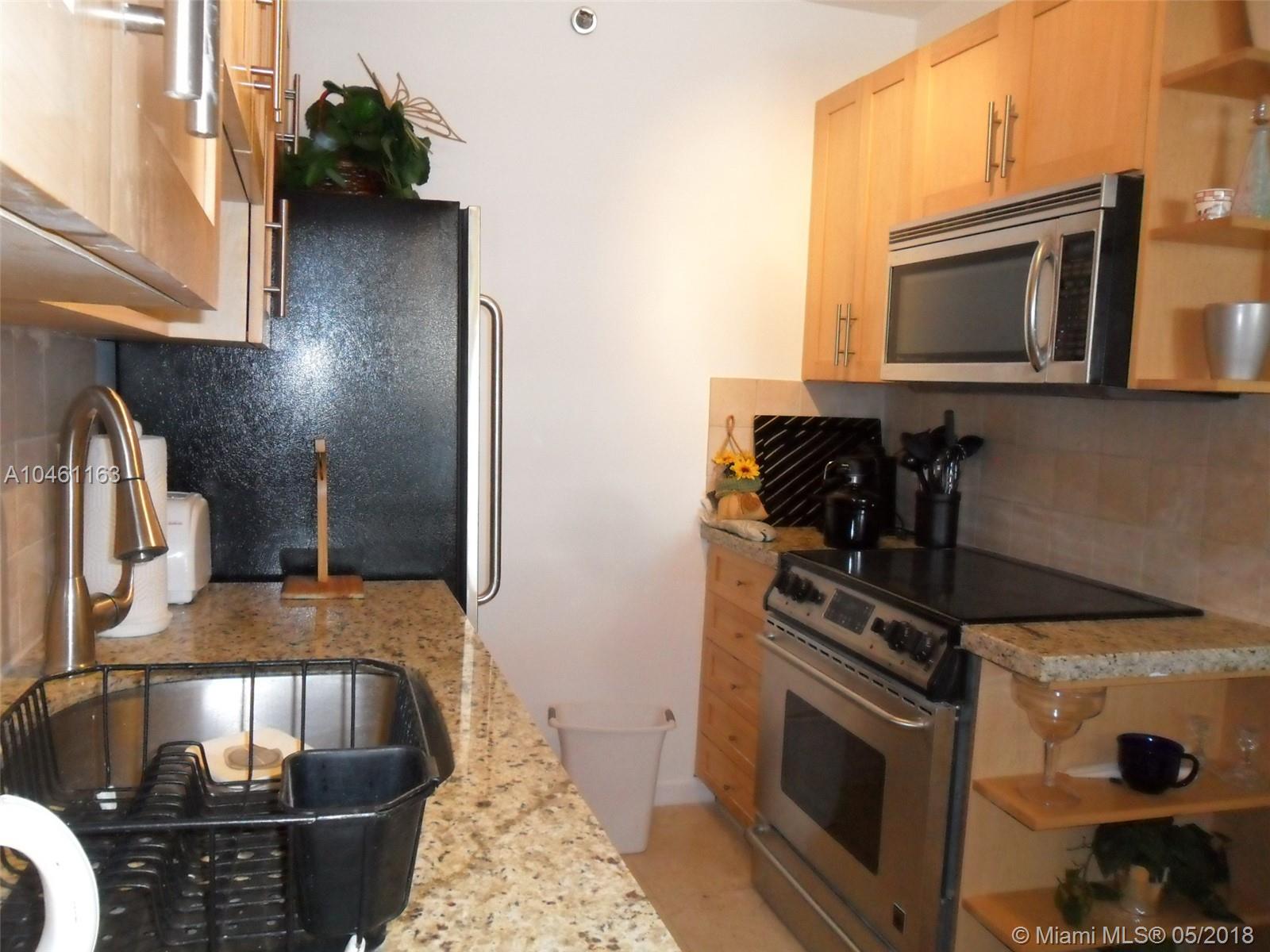 THE DECOPLAGE CONDO - Residential Lease