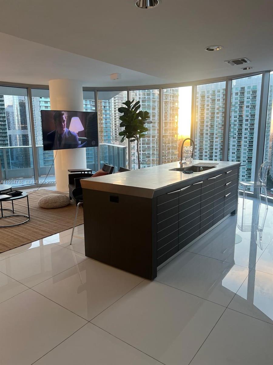200 Biscayne Boulevard Way 3102