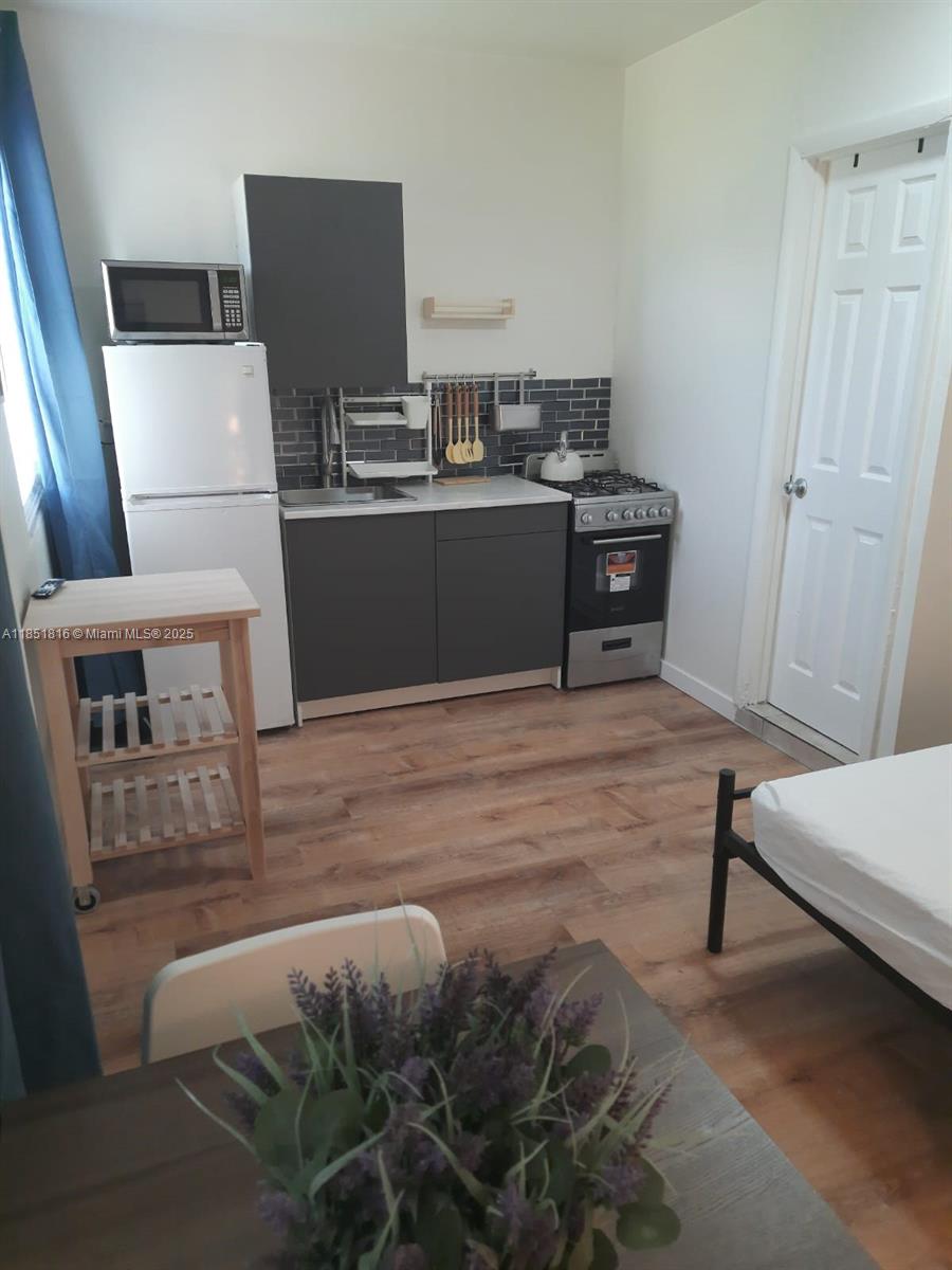 ATLANTIC LAWNS - Residential Lease