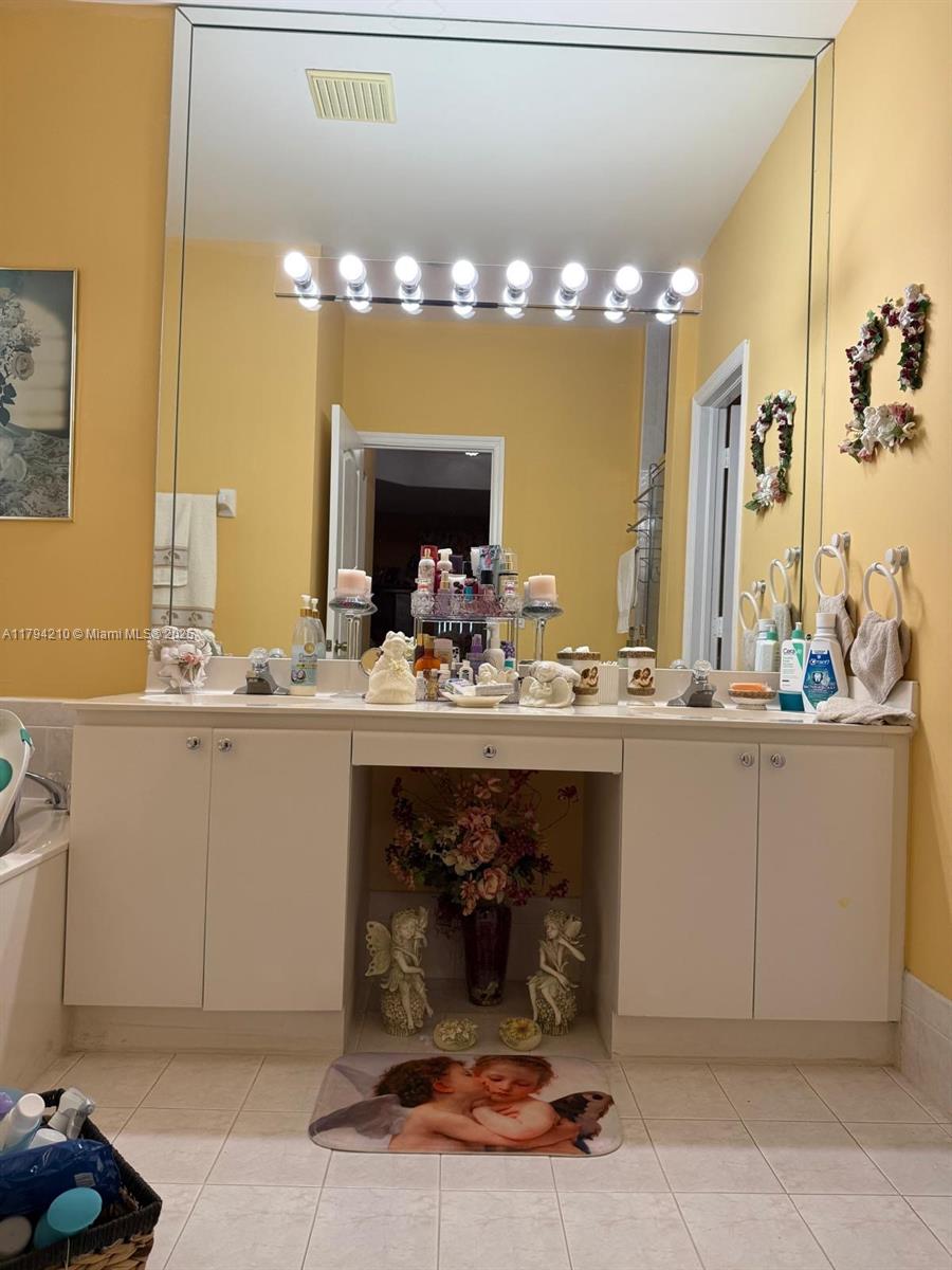 SHOMA HOMES AT TAMIAMI IV - Residential