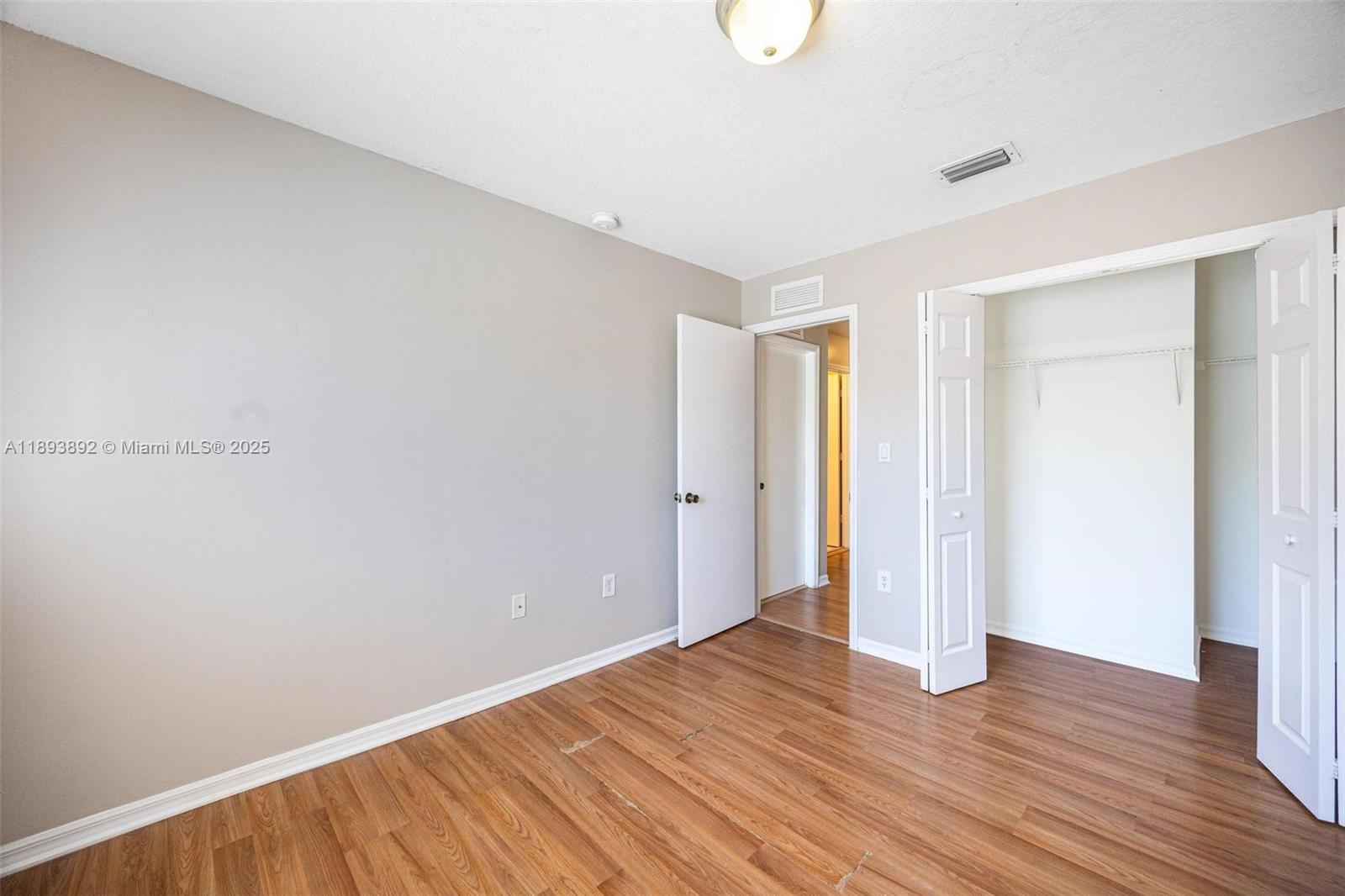 VENETIA GROVE - Residential