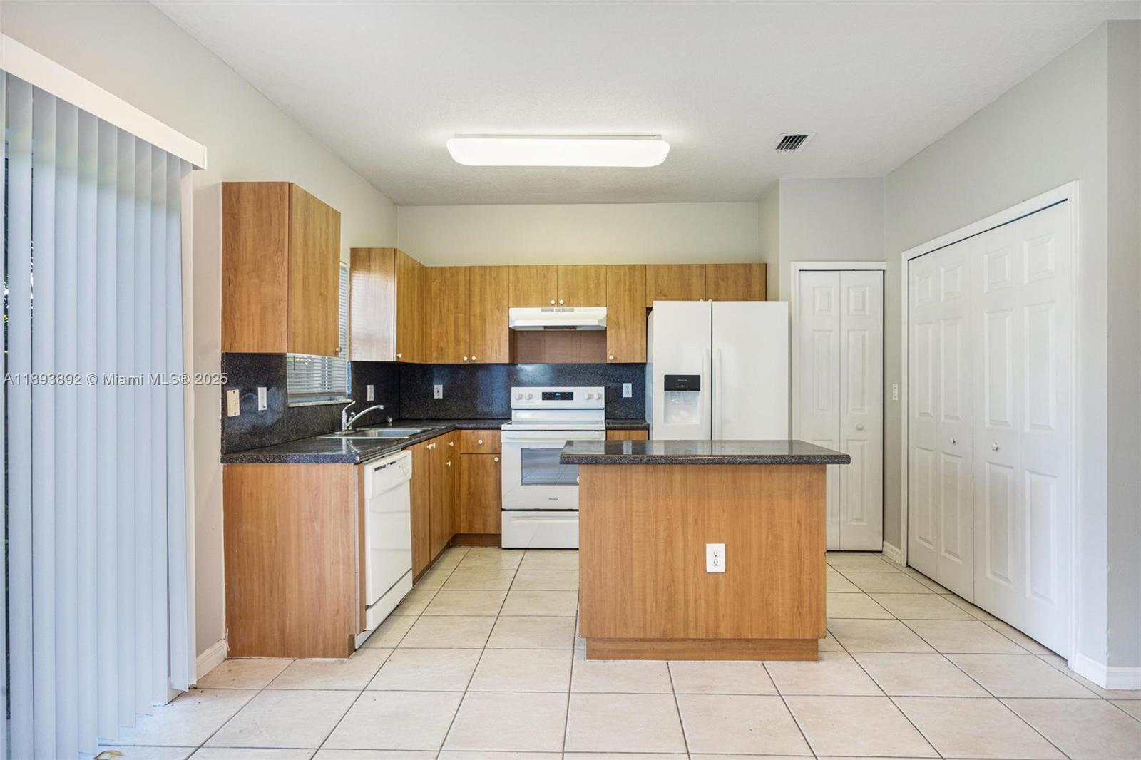 VENETIA GROVE - Residential