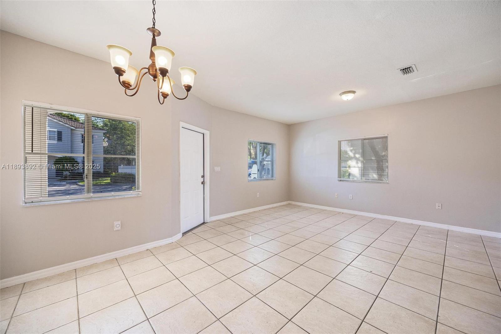 VENETIA GROVE - Residential