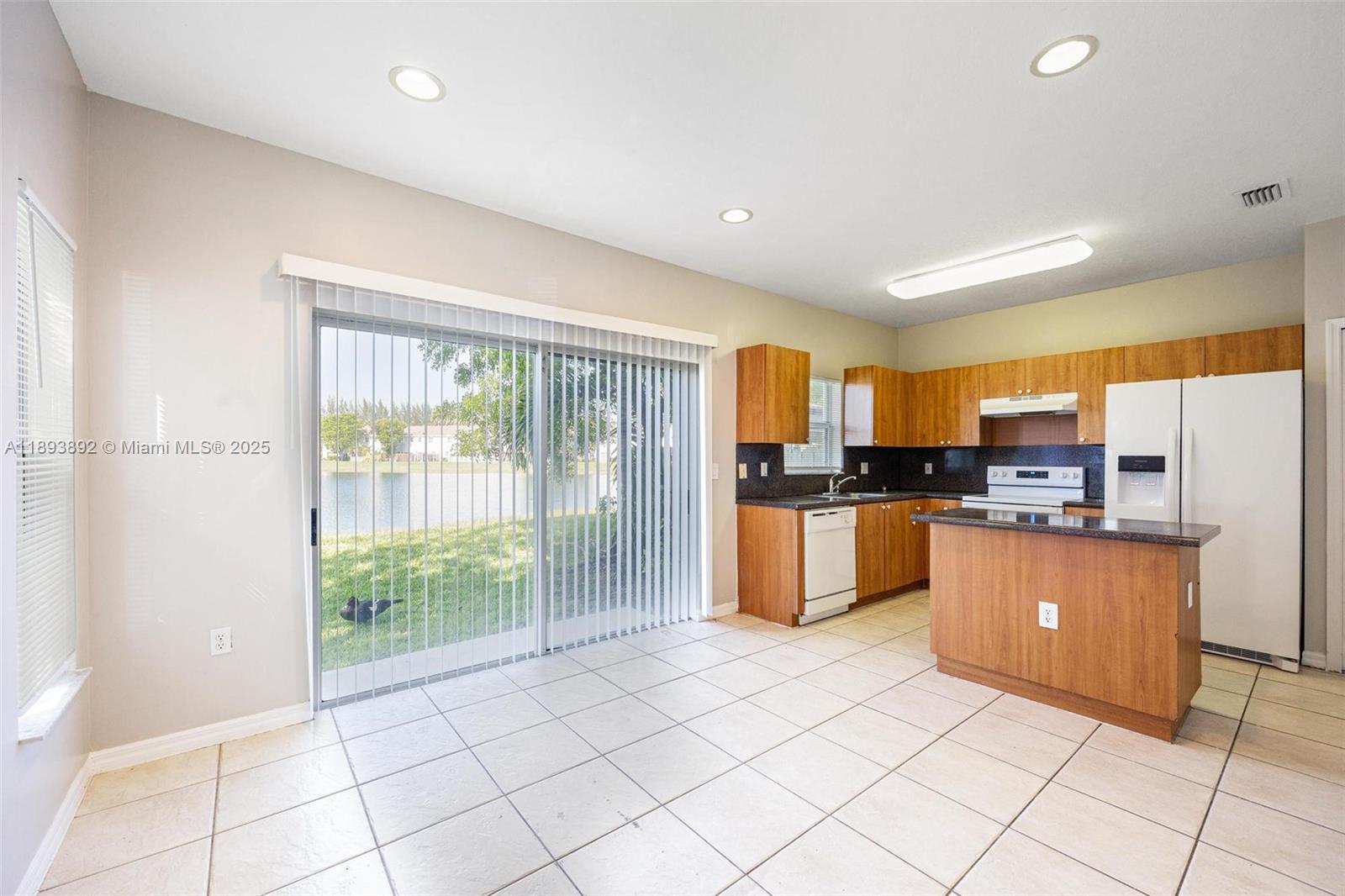 VENETIA GROVE - Residential