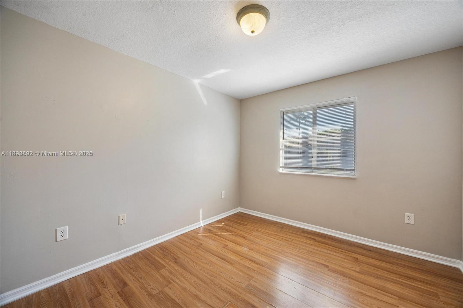VENETIA GROVE - Residential