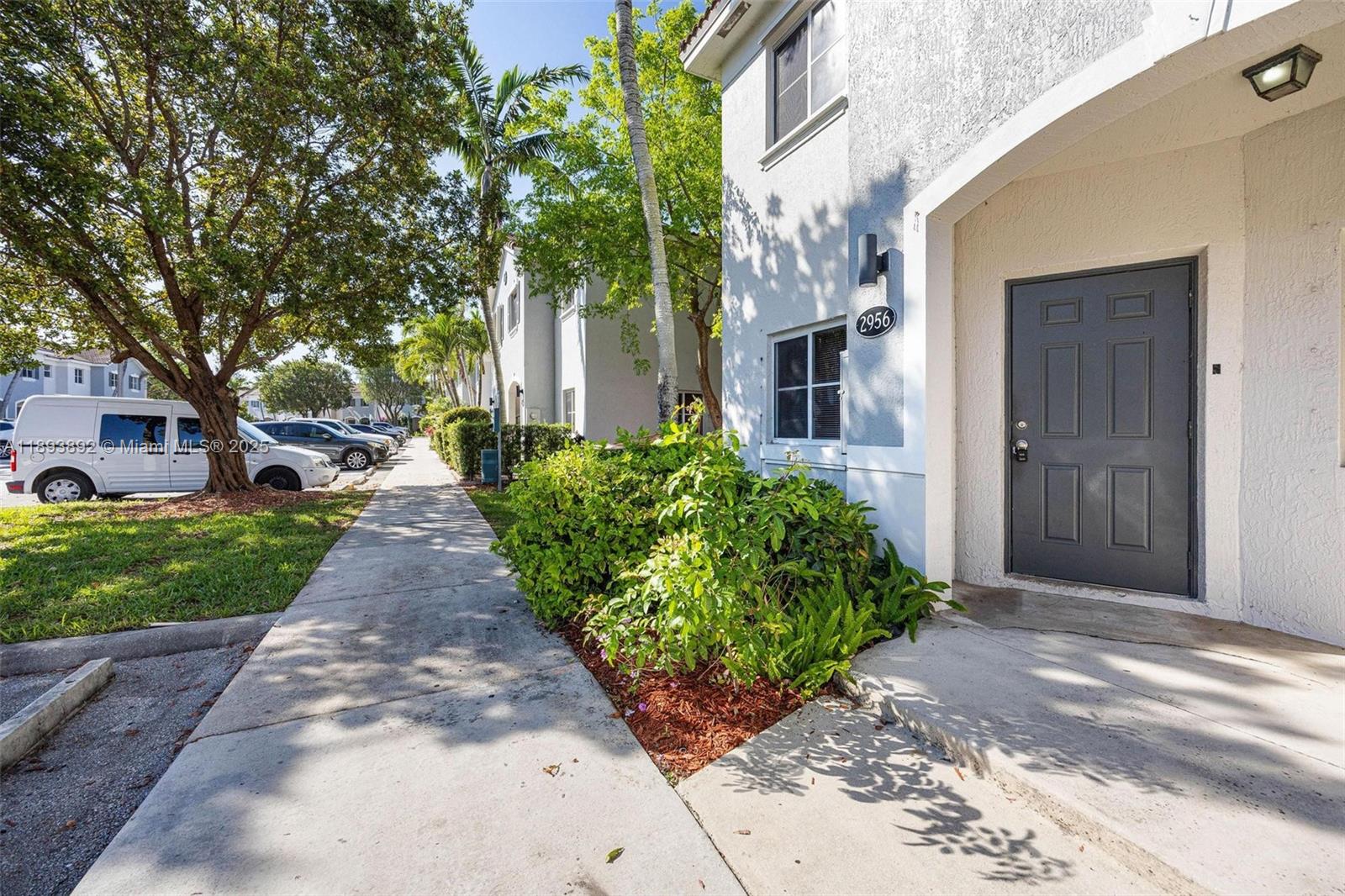 VENETIA GROVE - Residential