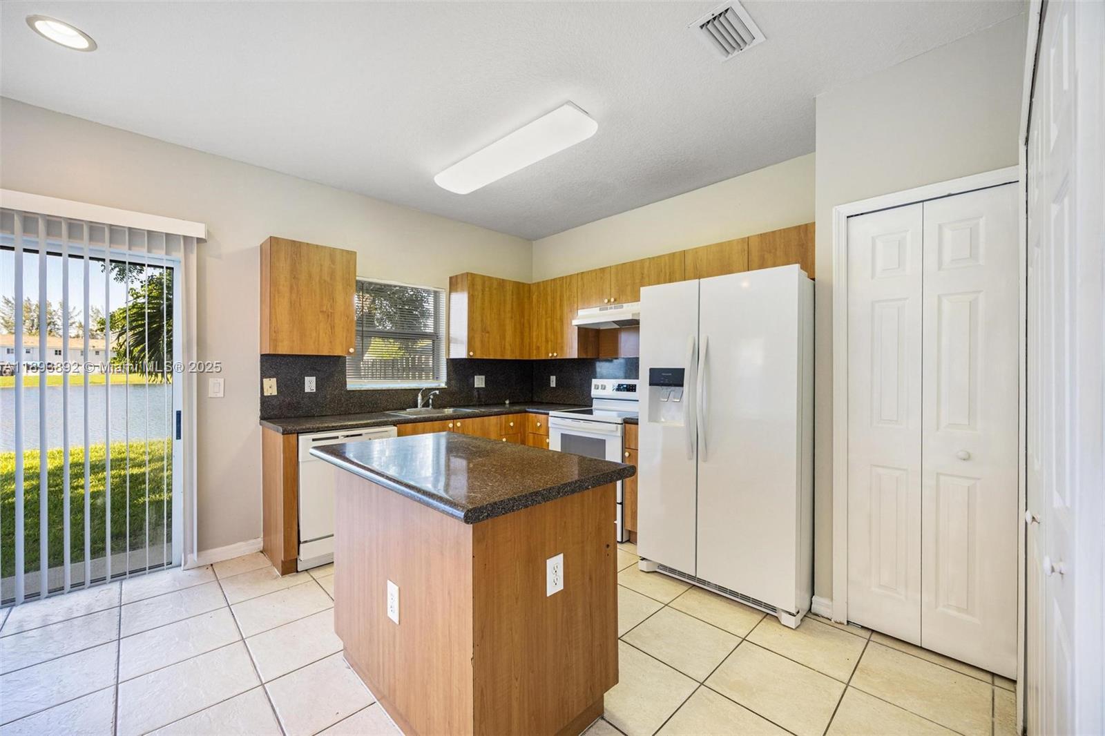 VENETIA GROVE - Residential
